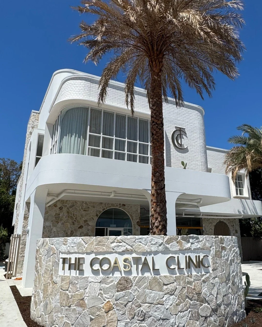 We are so excited to welcome you into the brand new Coastal Clinic location tomorrow ✨

📍 Level 1, 278 Ferry Road, Southport QLD 4215

Here&rsquo;s a little sneak peek of the space where your treatments will now take place. Calm, light-filled, and d