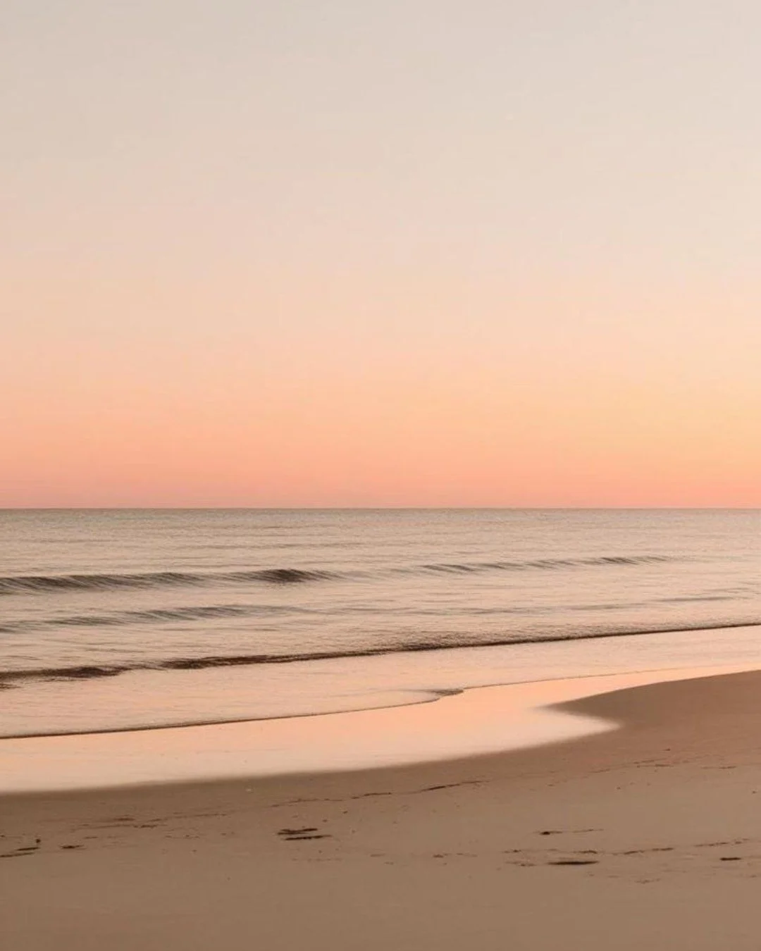 Back to work today?

As routines start up again, it&rsquo;s a good time to check in with how your body feels. Returning to long hours, screens, commuting and daily tasks can bring up tension, fatigue and changes in digestion or fluid retention. Small