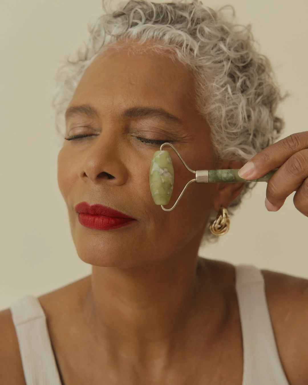 You can eat well, exercise and sleep&hellip; and still feel inflamed or bloated.

Chronic stress influences circulation, hormones and how efficiently the body manages fluid. When stress stays elevated, breathing becomes shallow, muscle tone increases