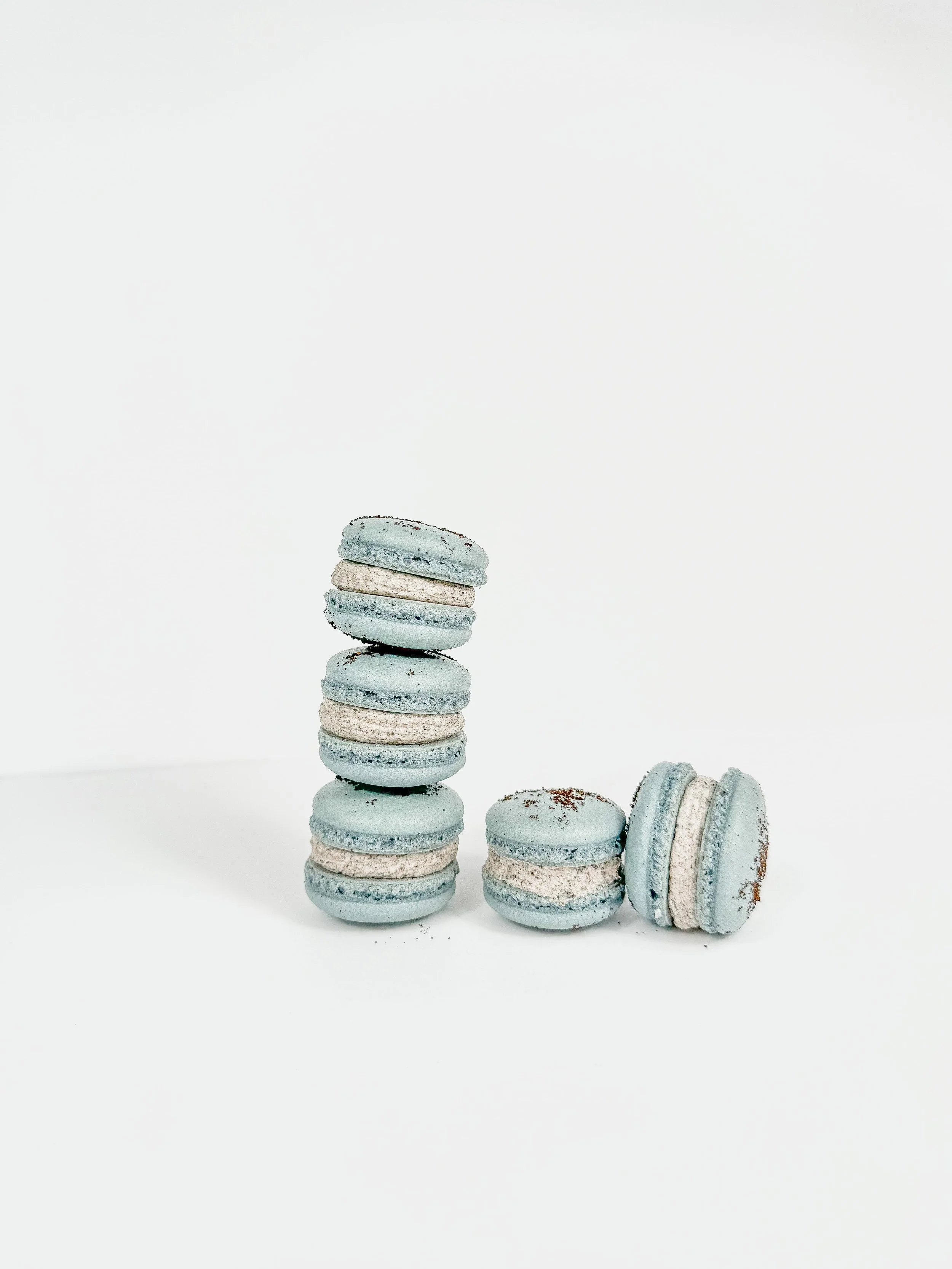 Cookies and Cream Macarons