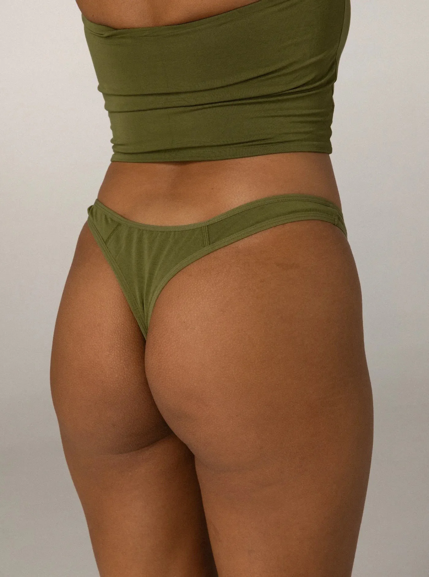 period-leakproof-g-string_olive_03_period_gstring_olive_studio_back.jpg