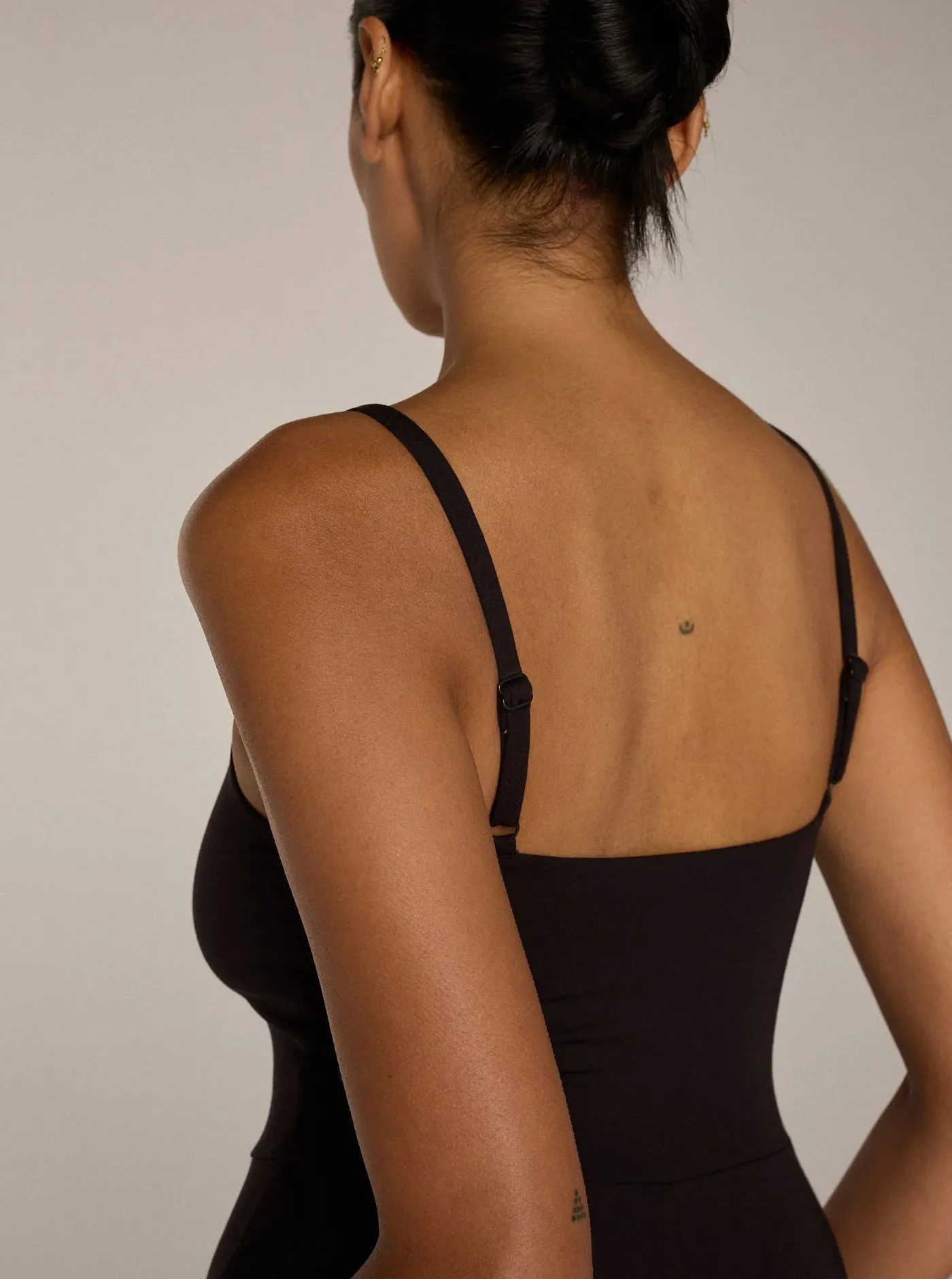 pia-dress_charcoal_07_pia_dress_charcoal_studio12.jpg