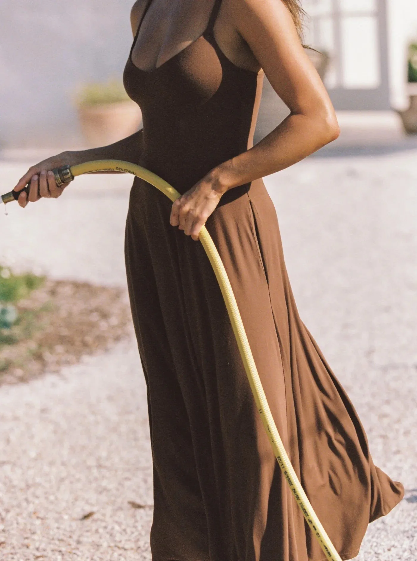 pia-dress_earth_04_leo_earth_lifestyle1_11__result.jpg