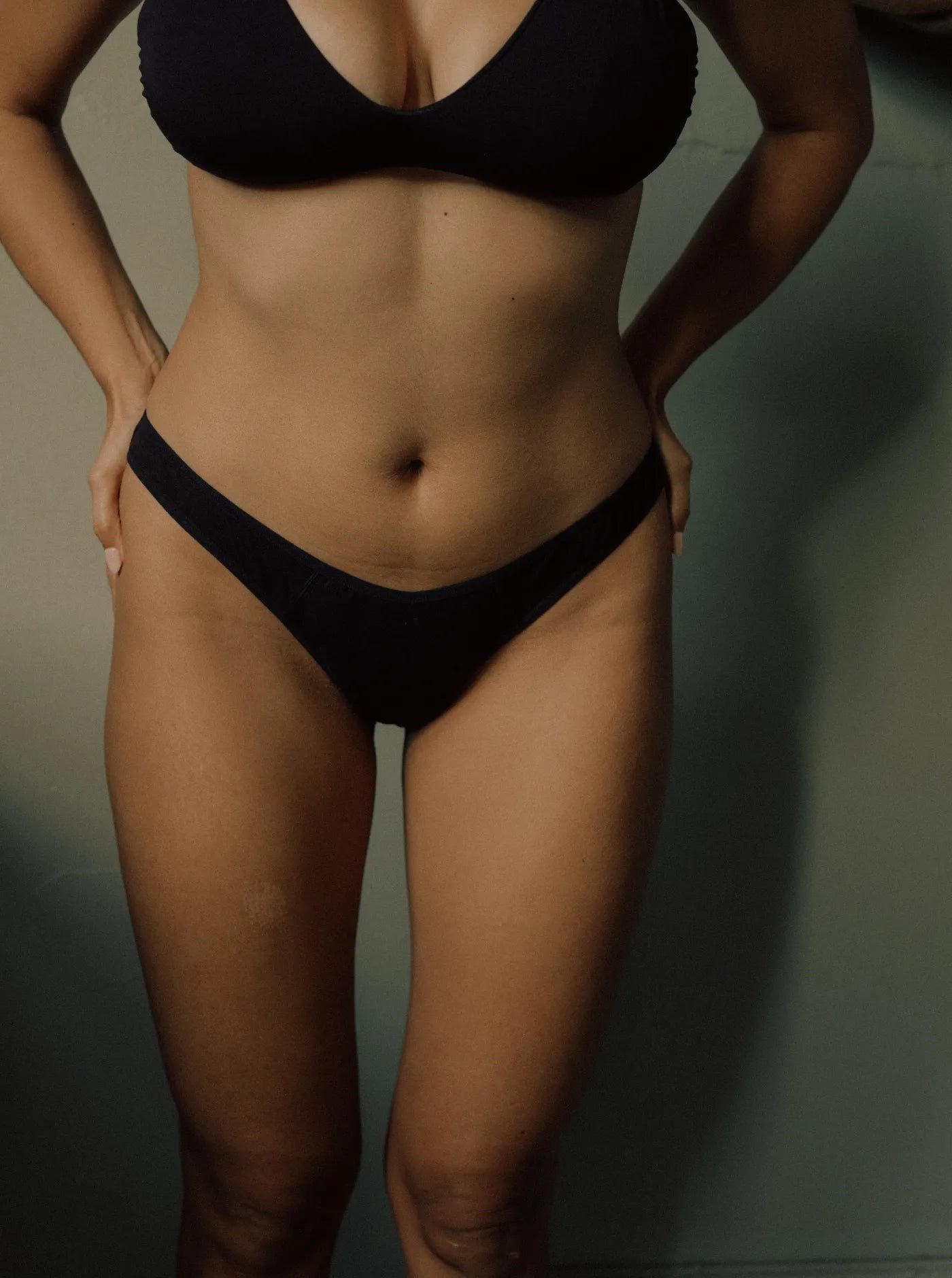 period-leakproof-g-string_charcoal_10_period_gstring_charcoal_lifestyle3.jpg