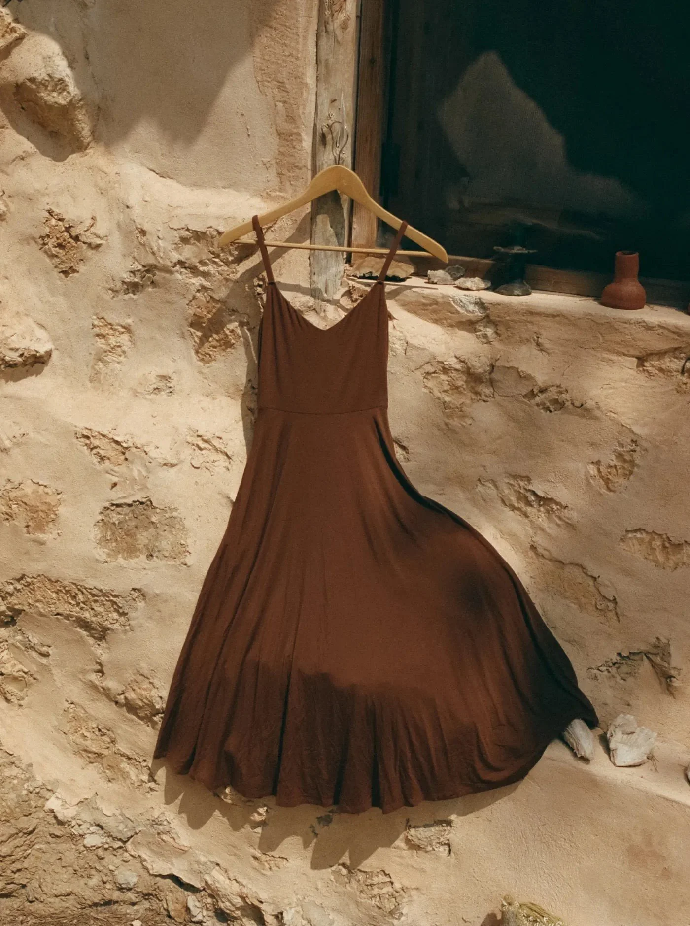 pia-dress_earth_05_ami_plum_lifestyle2_4__result.jpg