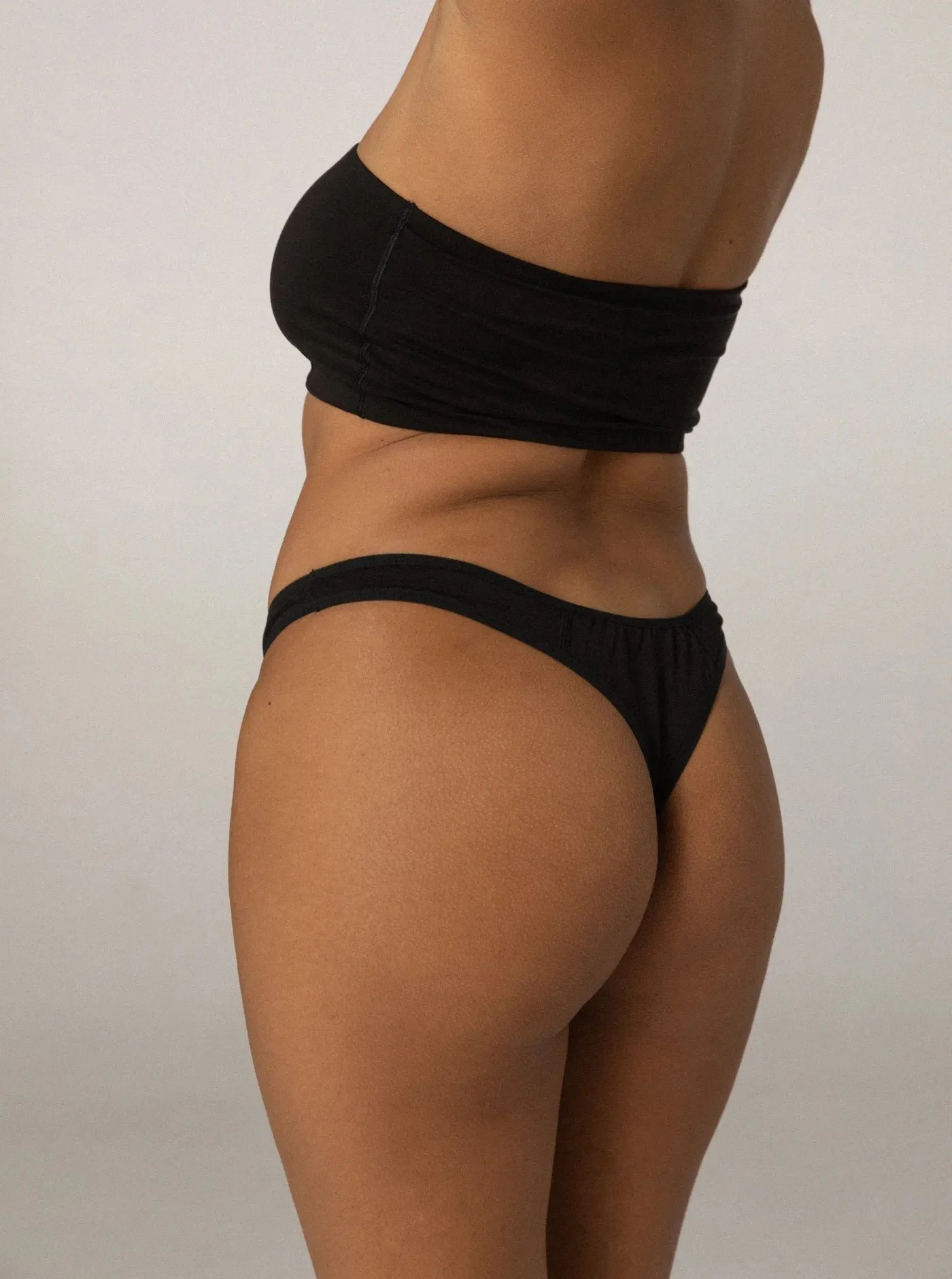 period-leakproof-g-string_charcoal_03_period_gstring_charcoal_studio_back1.jpg