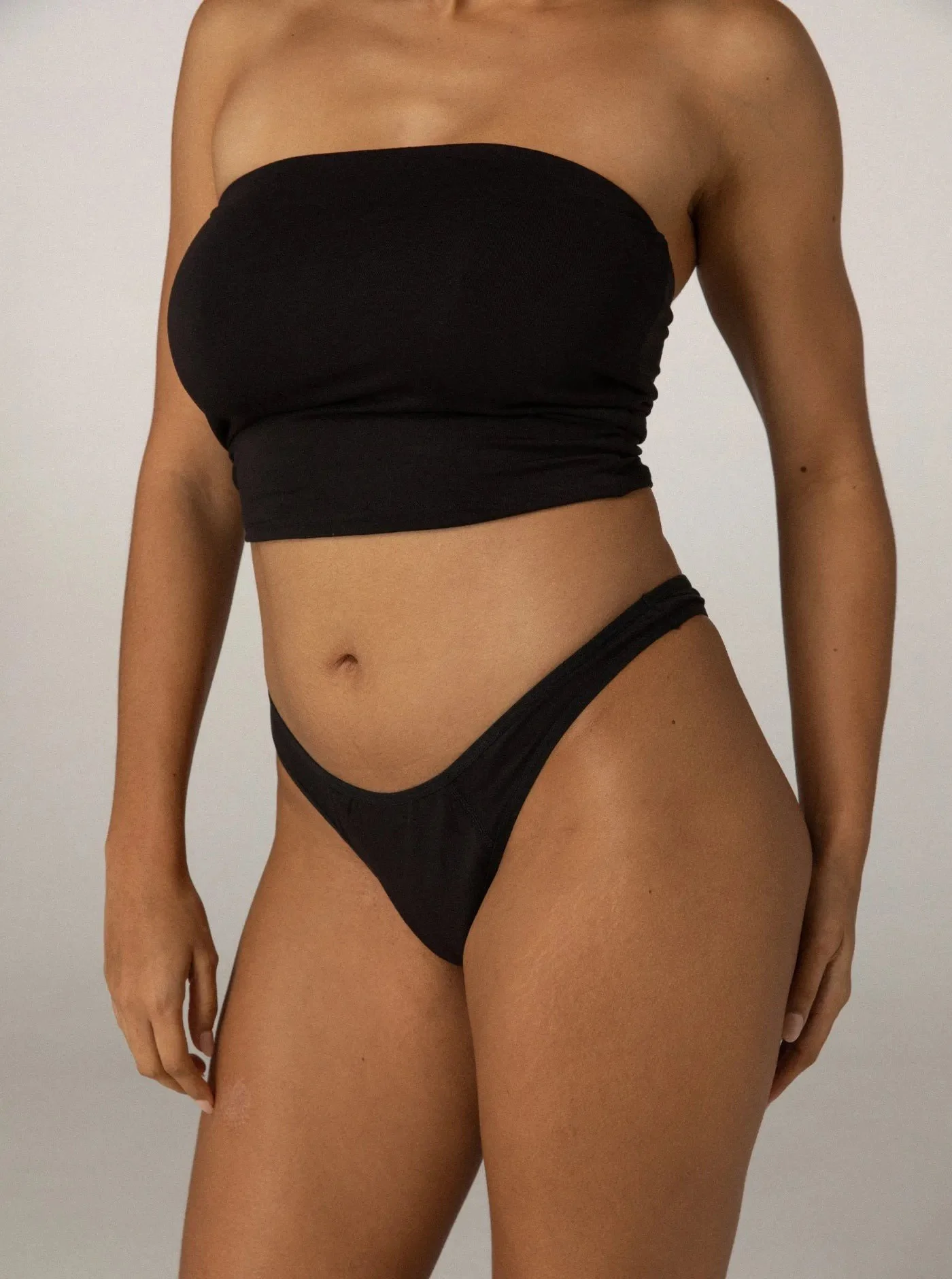 eva-g-string_charcoal_05_eva_charcoal_studio_side1.jpg