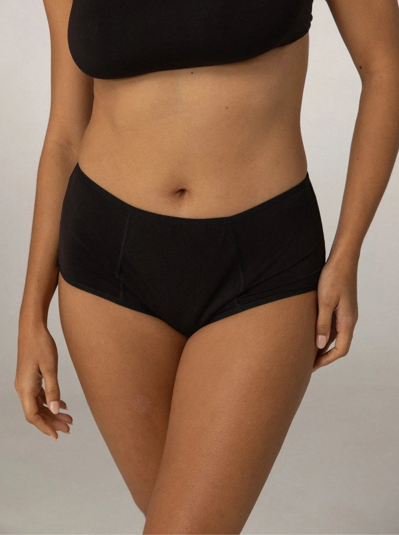 period-leakproof-full-brief_charcoal_02_period_fulbrief_charcoal_studio_front1.jpg