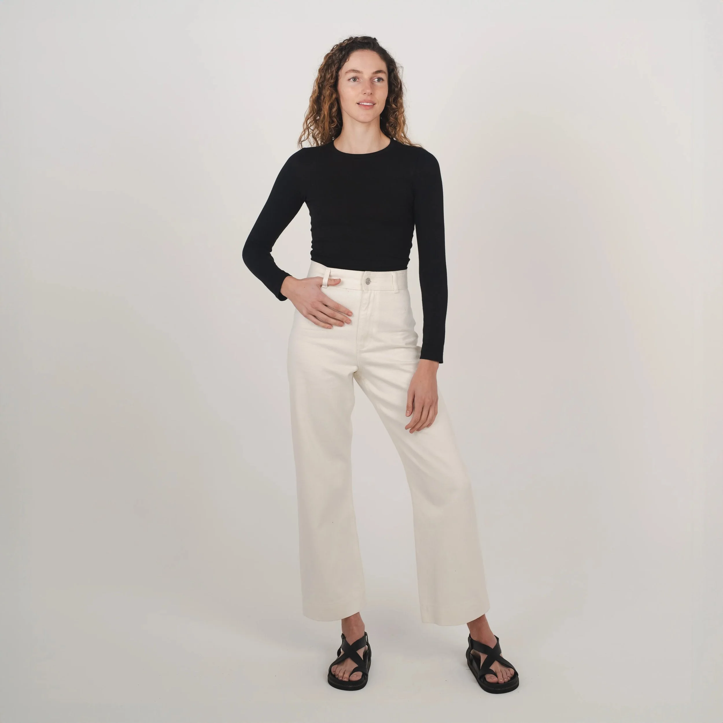 stretch-long-sleeve-top_black_02.jpg