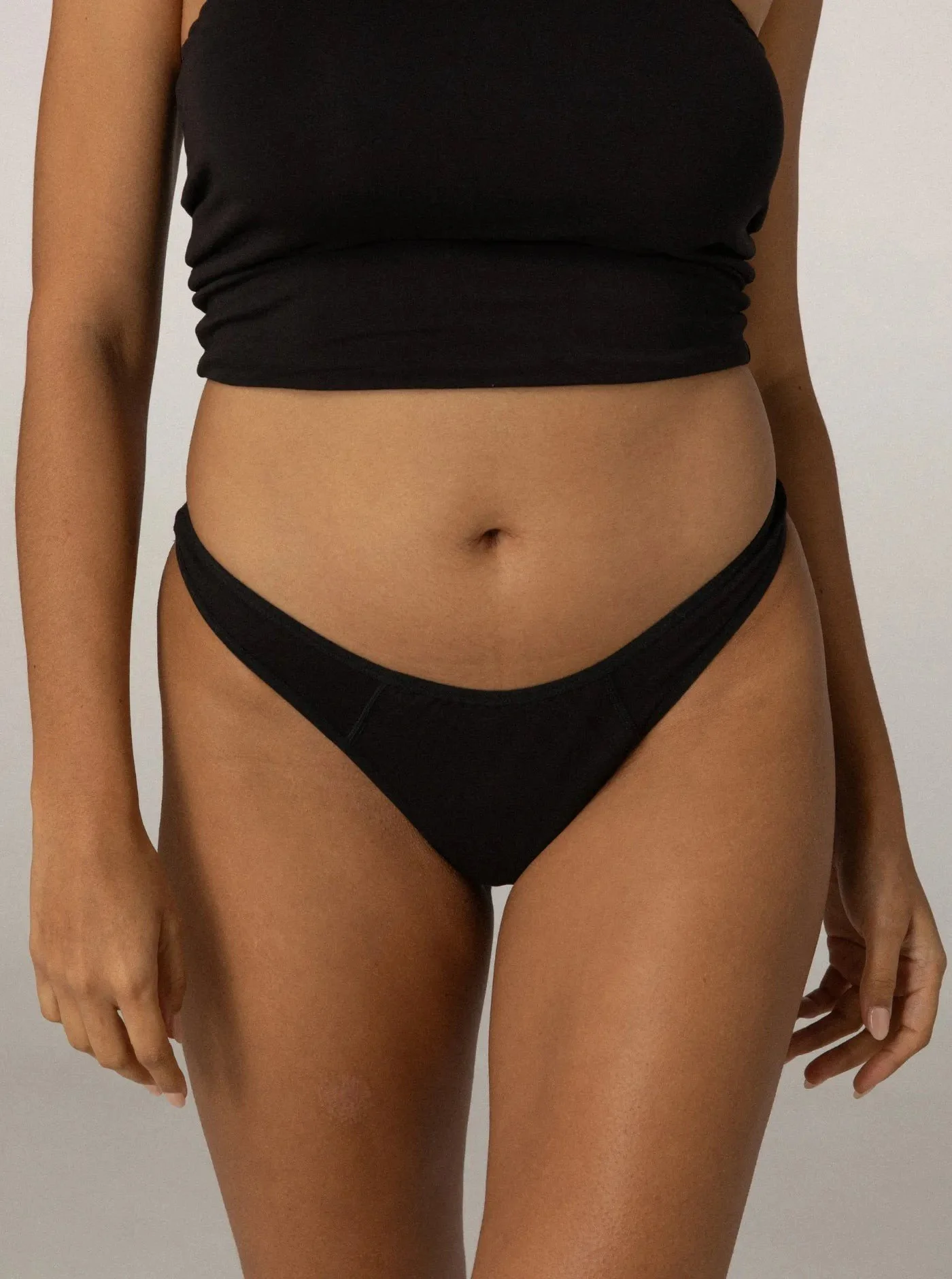 eva-g-string_charcoal_02_eva_charcoal_studio_front1.jpg