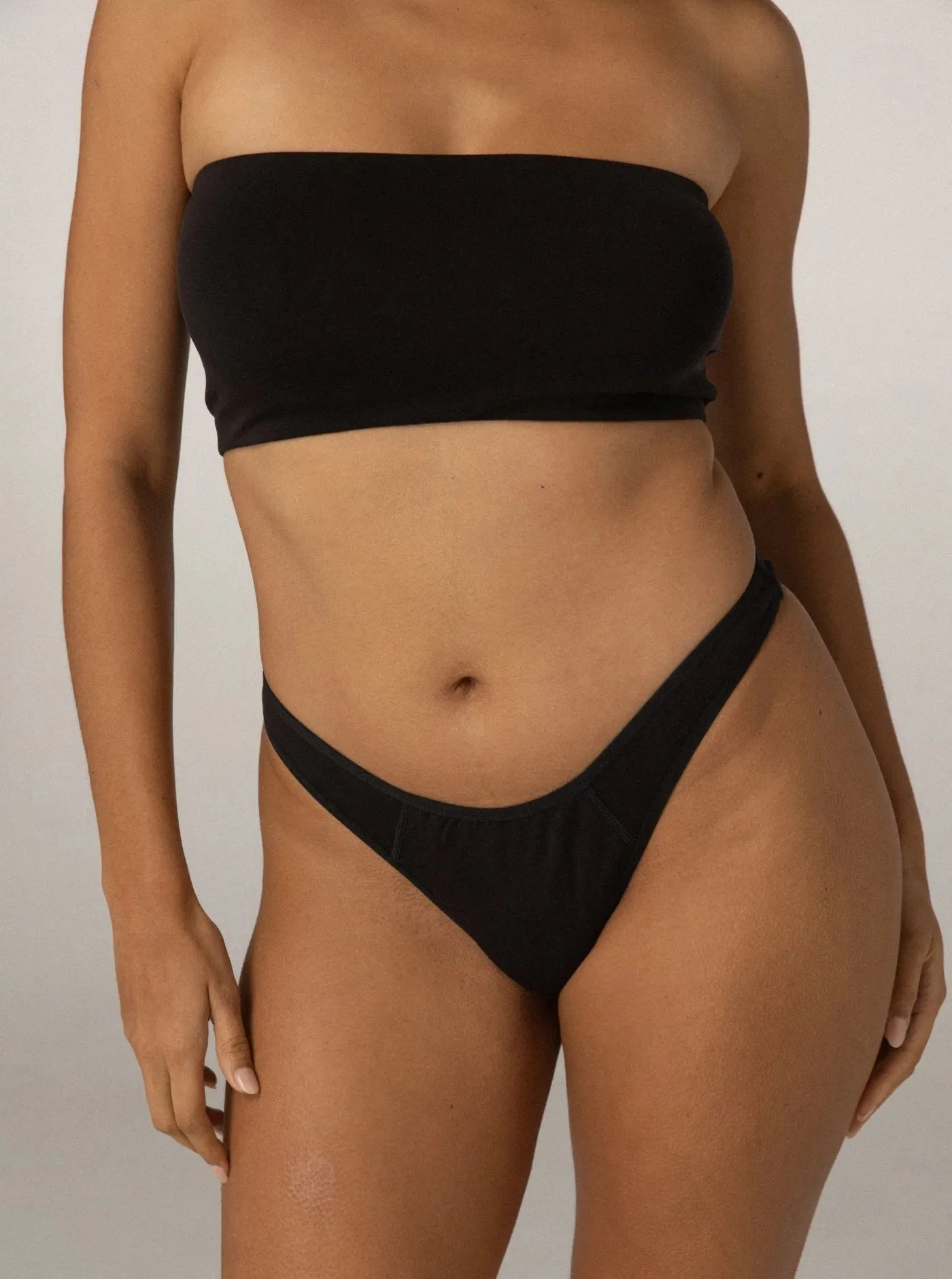 period-leakproof-g-string_charcoal_06_period_gstring_charcoal_studio_front3.jpg