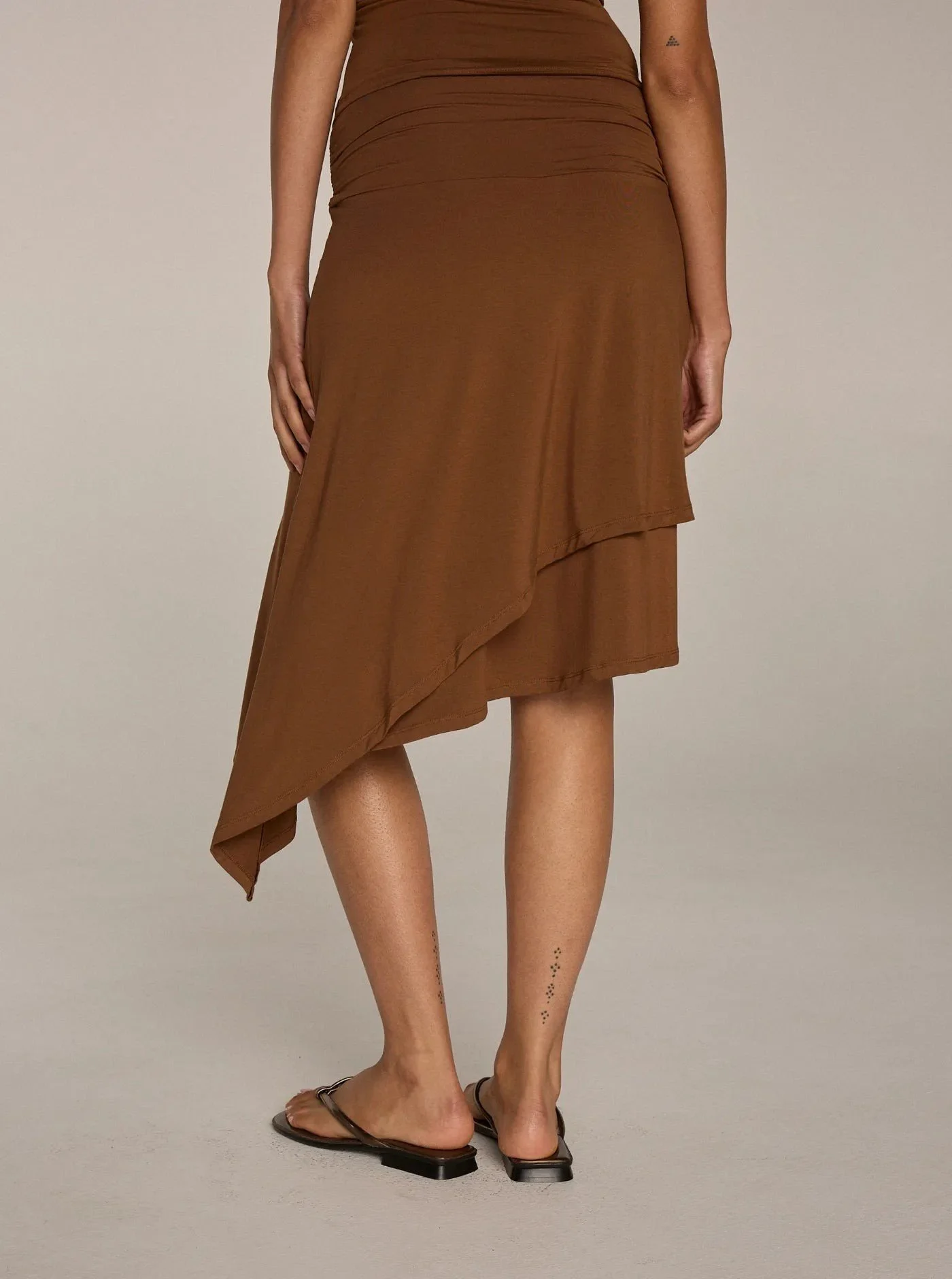 serena-skirt_earth_07_serenaskirt_earth_studio2.jpg