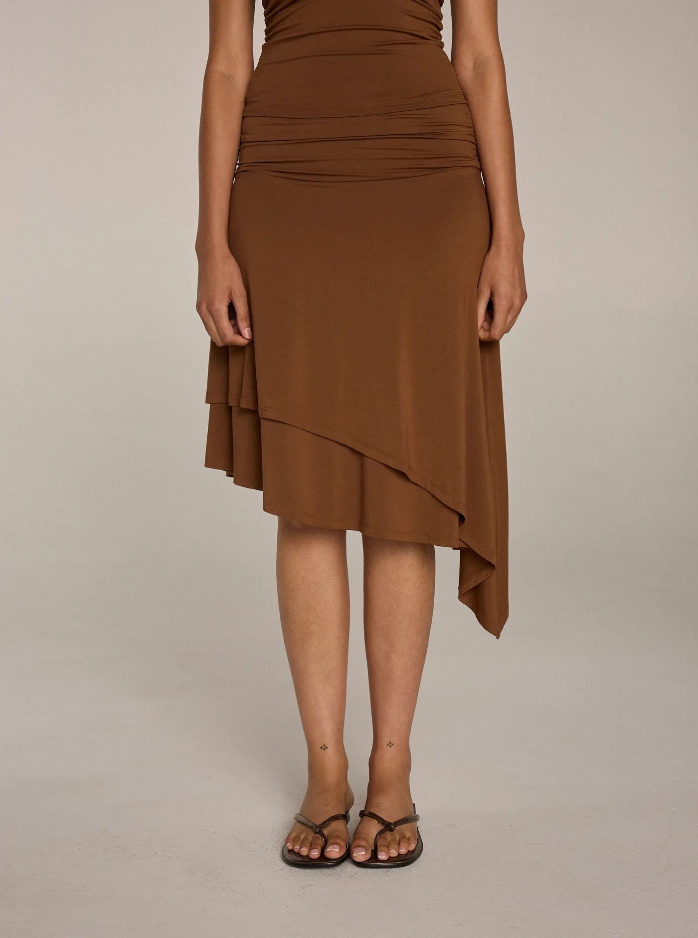 serena-skirt_earth_02_serenaskirt_earth_studio1.jpg