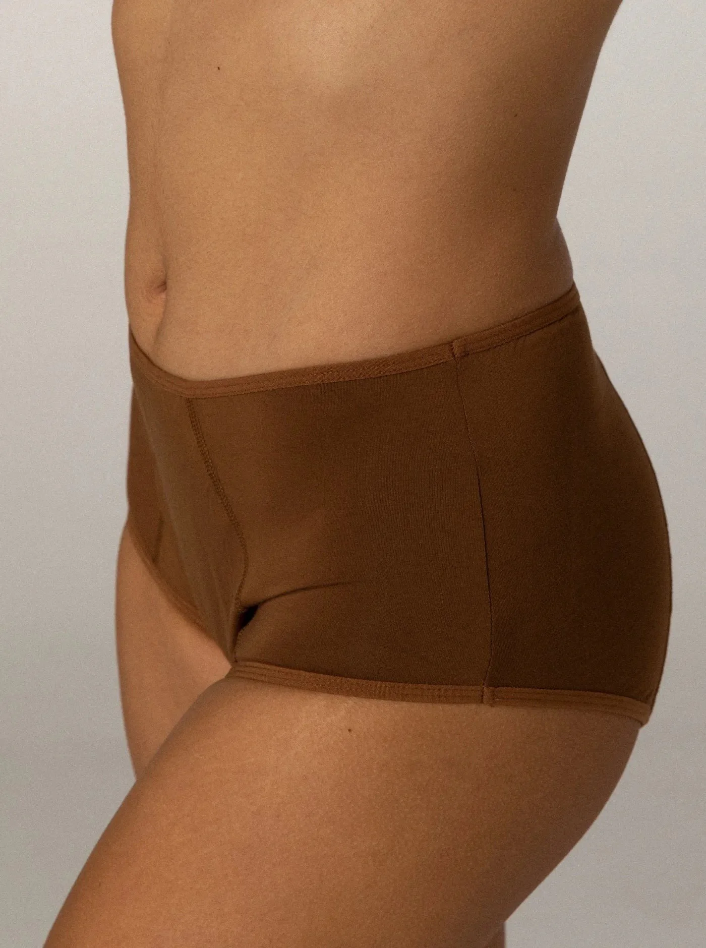 period-leakproof-full-brief_earth_05_period_fullbrief_earth_studio_side2.jpg