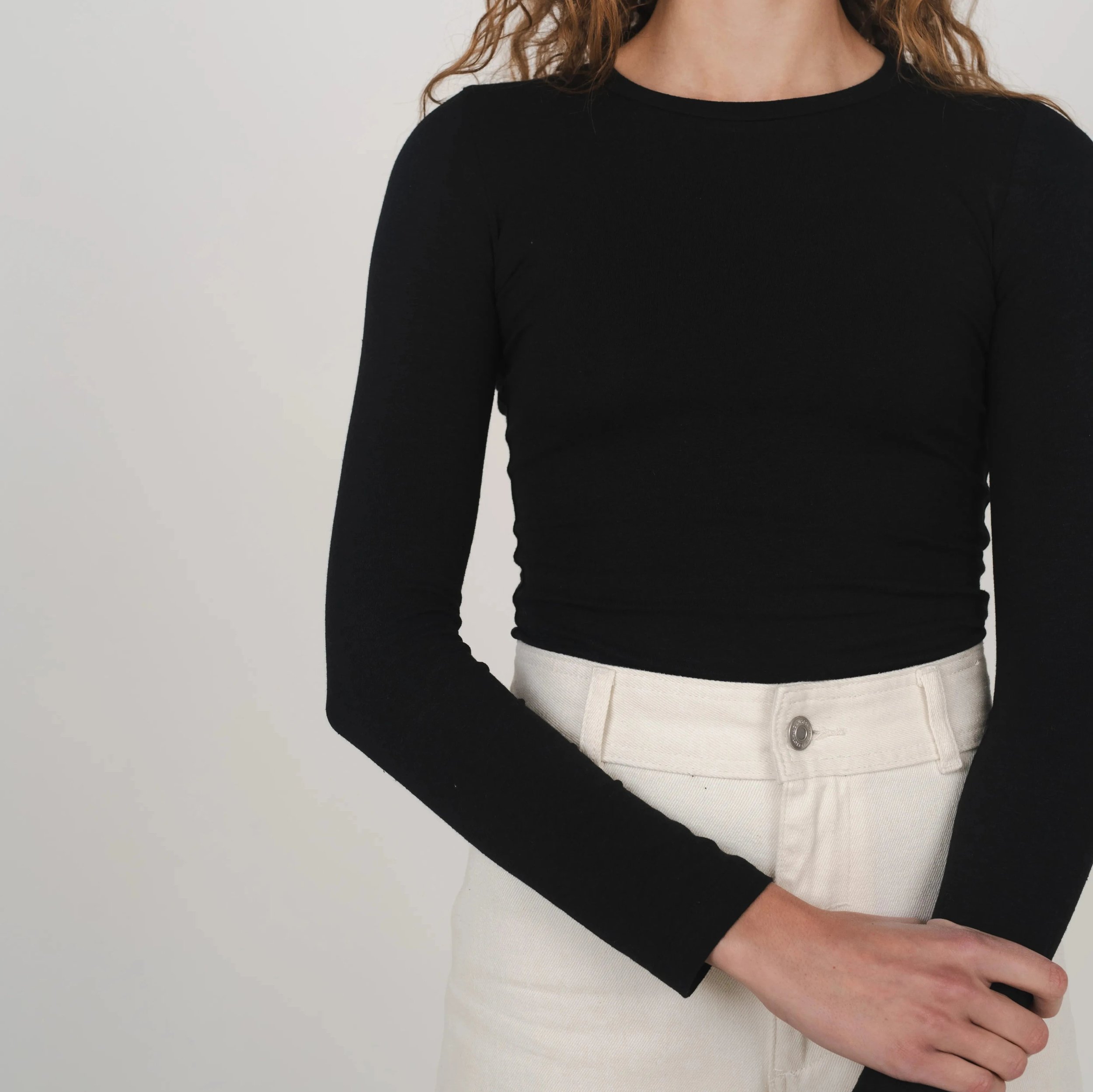 stretch-long-sleeve-top_black_04.jpg