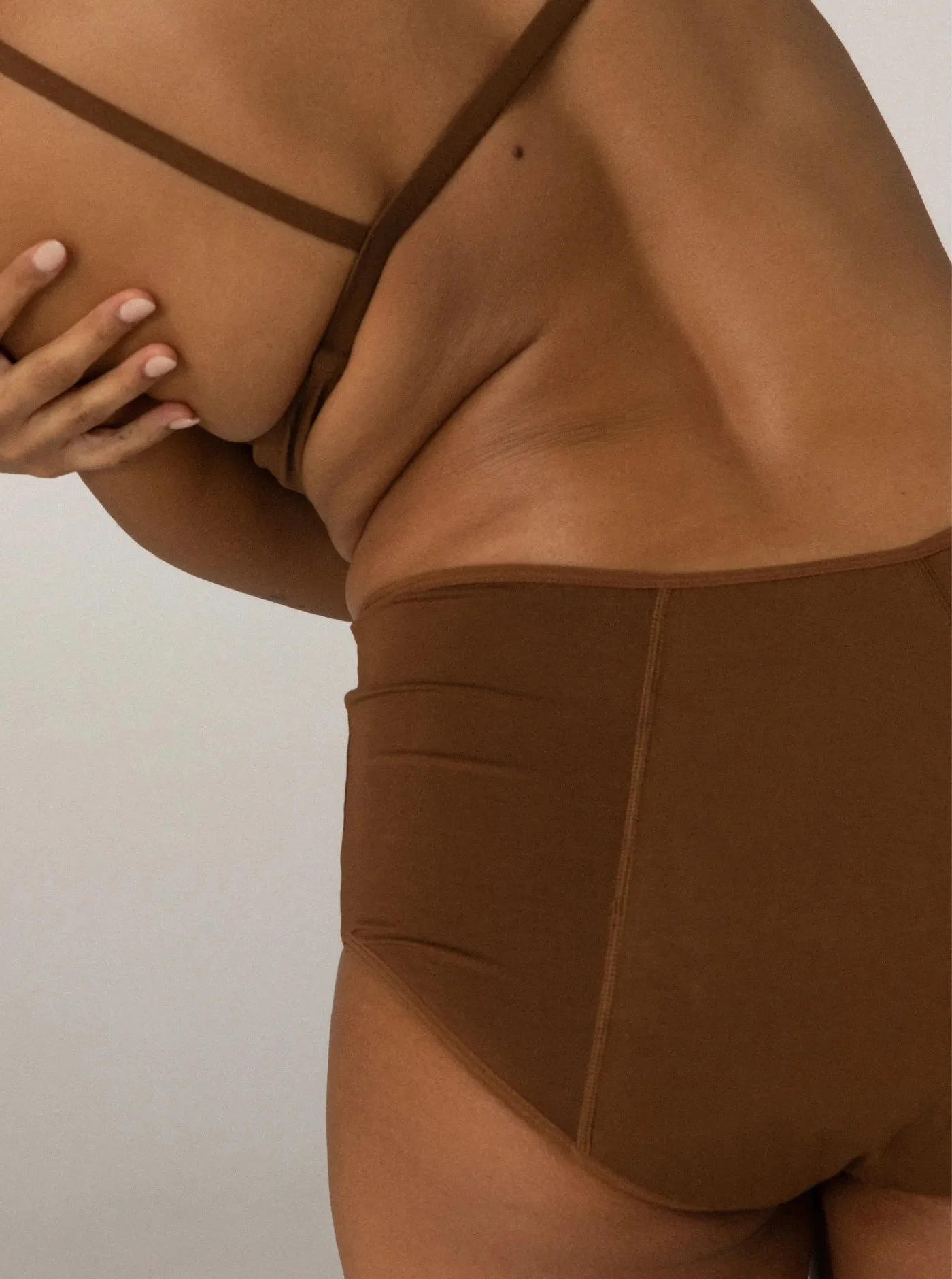 period-leakproof-full-brief_earth_06_period_fullbrief_earth_studio_back1.jpg