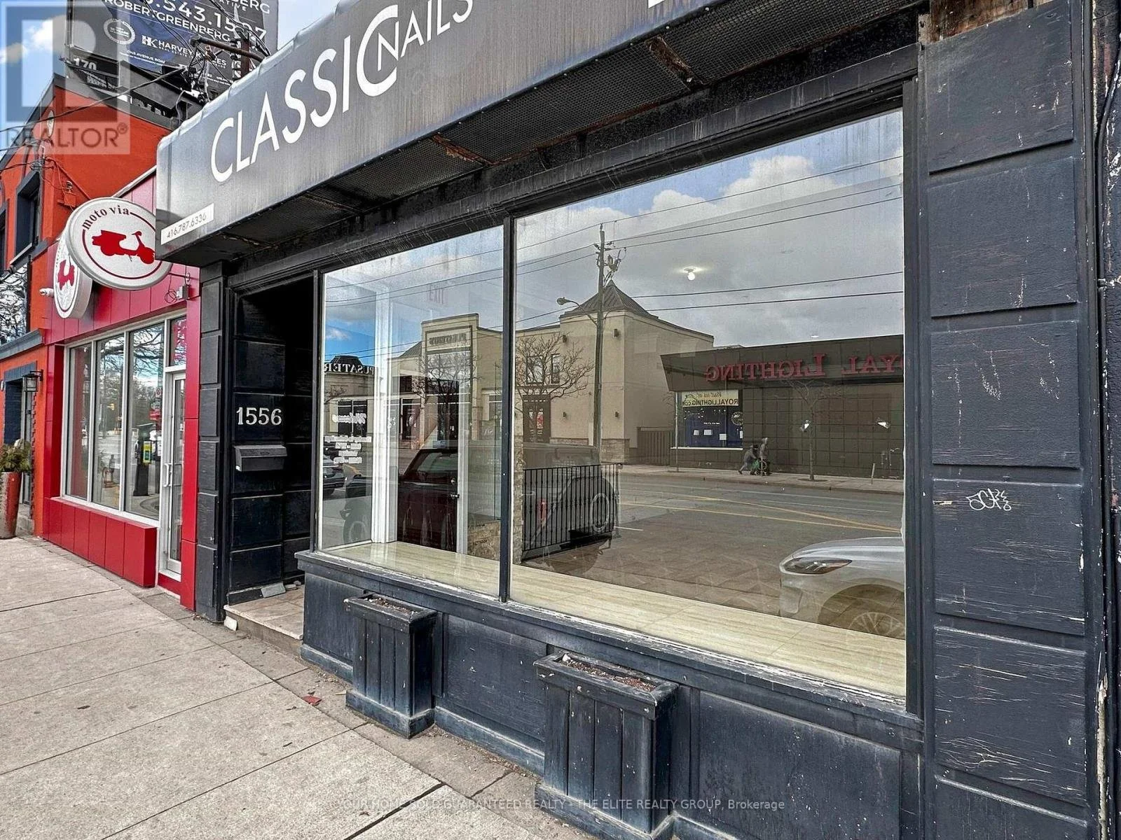1554 avenue rd.jpg