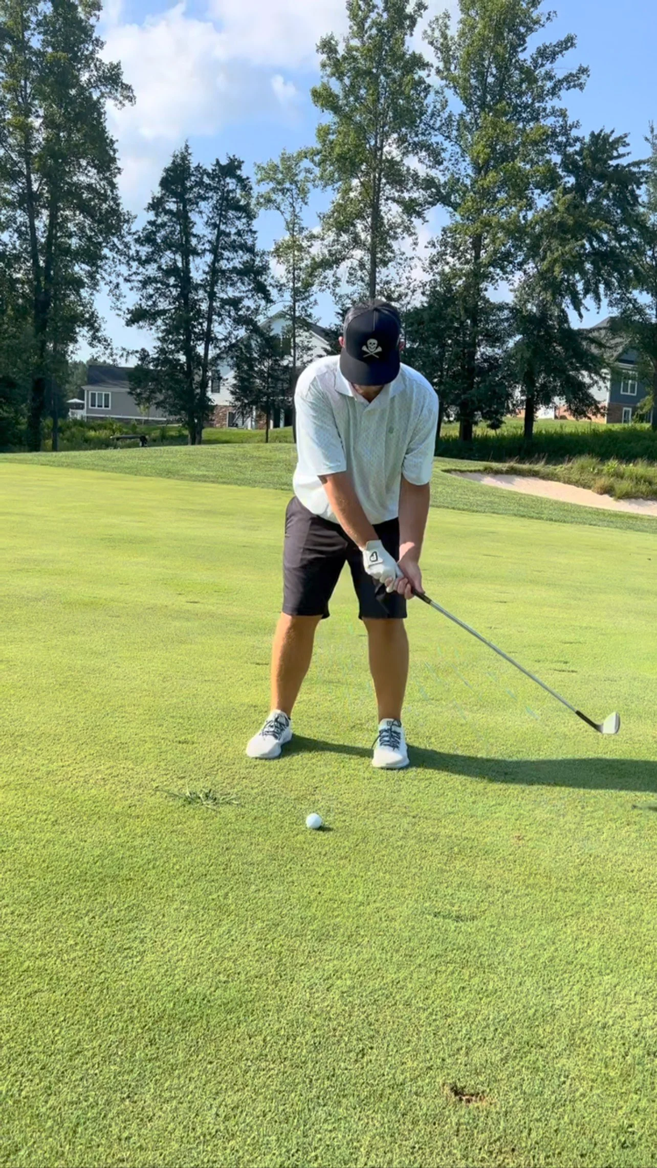 @bombtechgolf 52degree from 127 yards out, pull it right of the flag 8 ft for birdie. Missed the birdie putt, but made the par.
#number1 #golfinfluencer #golfaddict #golfclub #golfswing #52degree #bombtech #par
