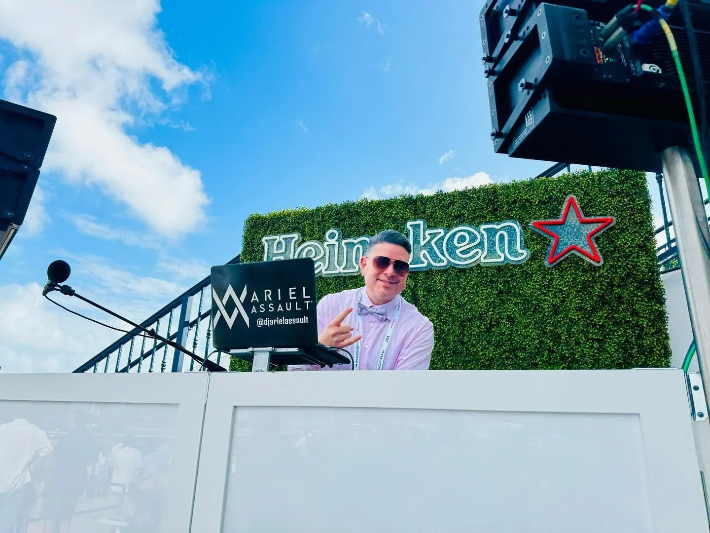 Made sure to clean up nice for this one!  Good times this weekend. Enjoy the dump! 🪽 🐎 🏆 @pegasusworldcup @groothospitality 

#pegasuscup #miami #miamidjs #horseracing #heineken #party #djlife