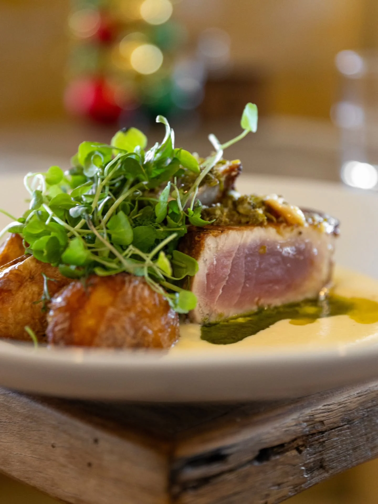 Fresh Tuna &amp; Swordfish are back on the menu for NYE! 🐟🙌

​At Six Beaches, we&rsquo;re proud to serve locally sourced, Australian-caught seafood. From the ocean to your plate, it doesn&rsquo;t get much fresher than this.

​🌊 Amazing Views
🎣 Lo