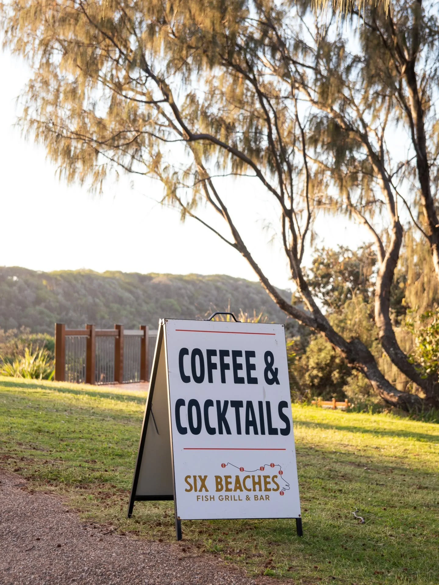 Last call for the week! ☕️🍹

​We&rsquo;re open for dinner tonight for one final session before we take our Tuesday/Wednesday break. 

If you&rsquo;re wandering around Point Lookout and see this sign, you know you&rsquo;re in the right place for some