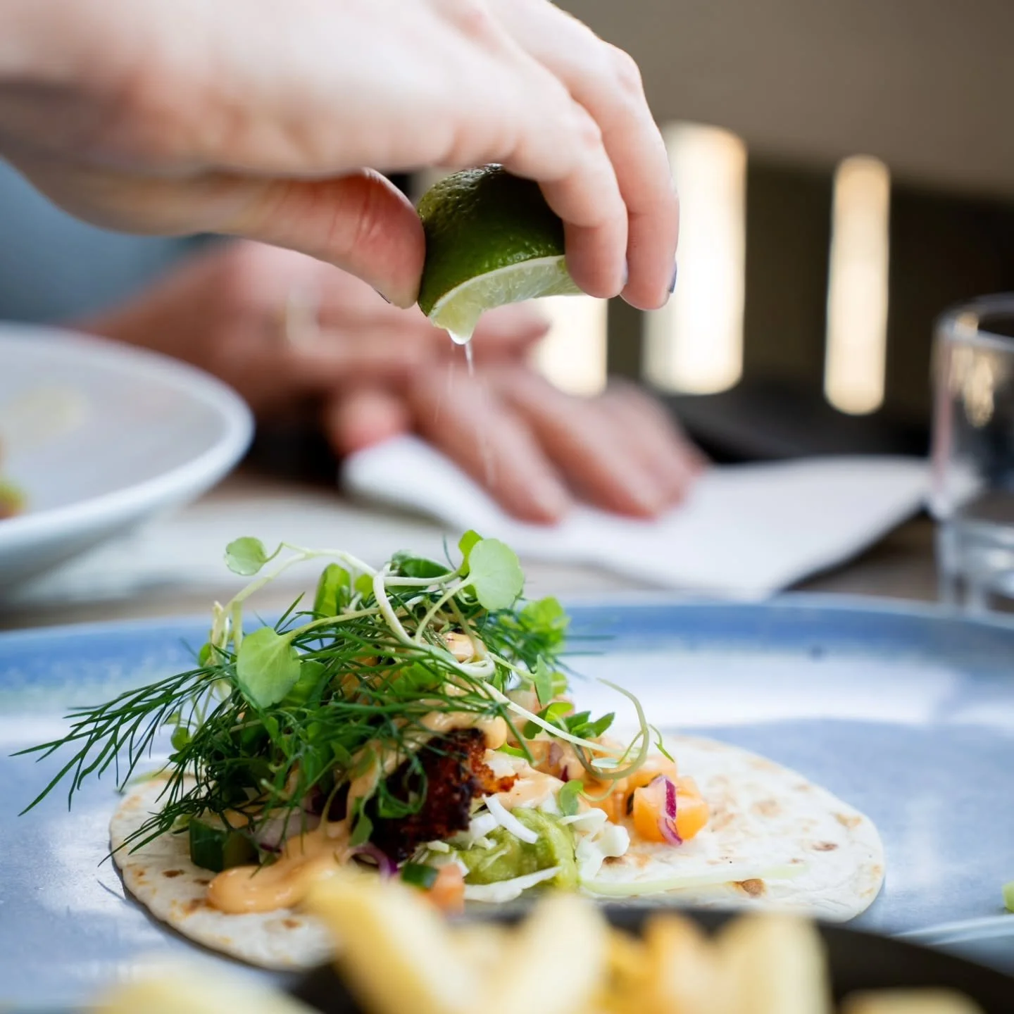 🍸 Cheers to School Holidays ⛱️

School holidays are here and we're turning up the grill here at Six Beaches ⛱️ 

🎣 Fresh Produce, Delicious Drinks, Ocean Views and Weekend Jams 🎵

Have you booked your seat yet?

With extended hours (6 days trade) 