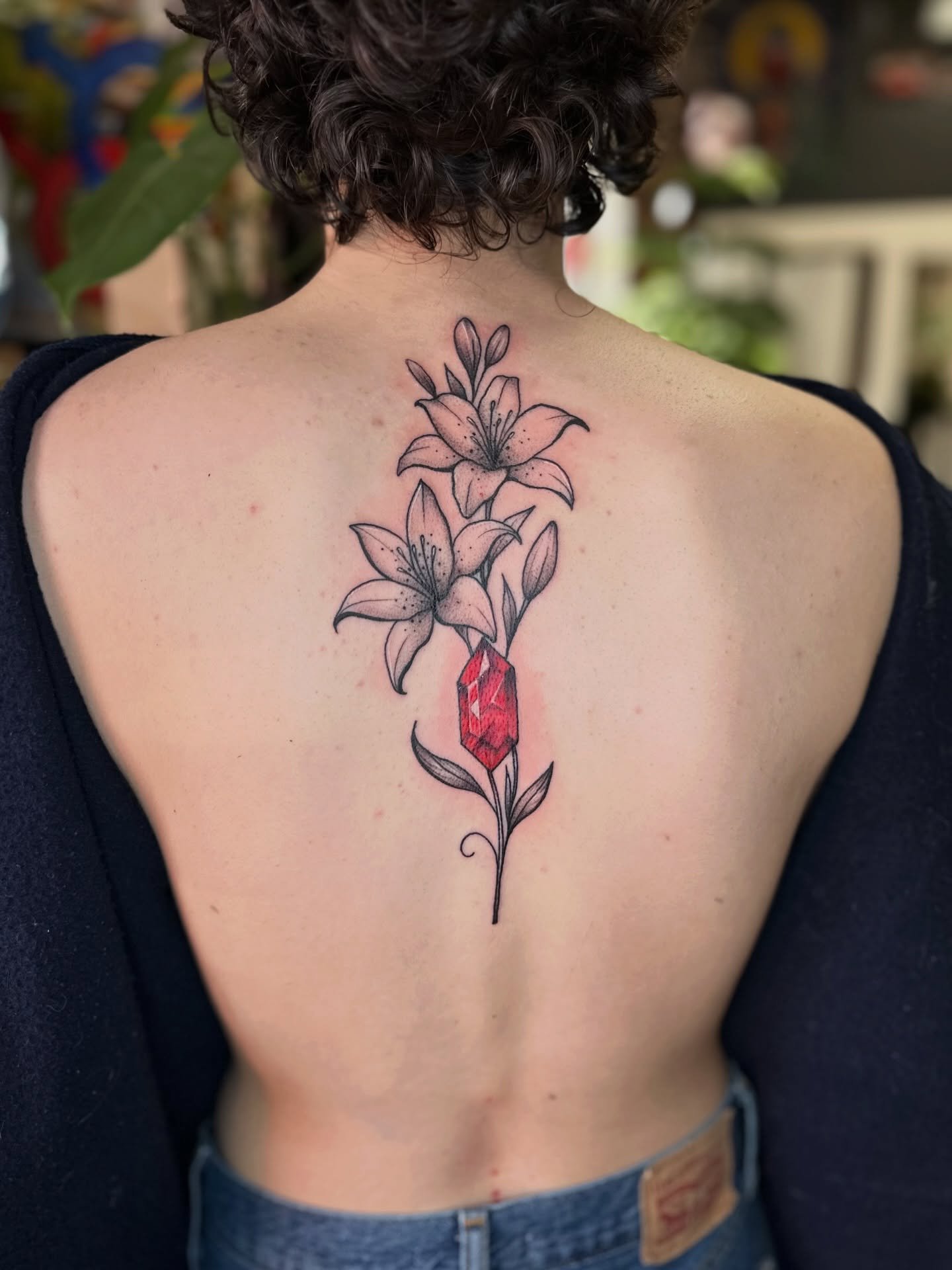 A Ruby For her grandmother Ruby &hearts;️

This one was so much fun, the jewel was the perfect touch to these florals and I&rsquo;d love to do more of them! 😍 if you are looking for some jewels or color pieces Hit me up I&rsquo;d love to create some