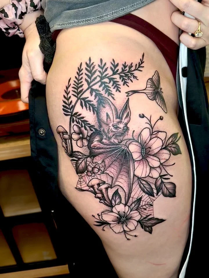 OMG YALL look at this cutiee 🦇😍🥹

I loveee tattooing these little mammals 🤩 They do so much for this planet and most of us would never know! S/o to the bats fr 👀🥰🦇❤️&zwj;🔥
.
.
#bat #battattoo #longeardbat #tattooartist