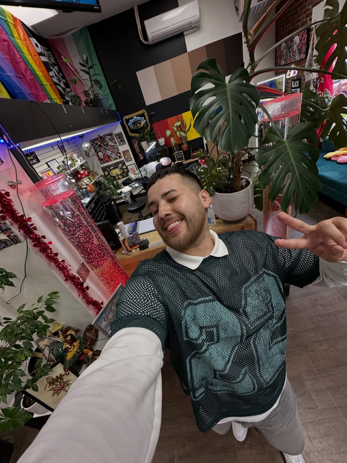 Last week felt like a quiet little milestone. 🥹😭 

My last solo tattoo in this space, just me and the hum of the machine, the familiar rhythm that built all of this from the ground up. It&rsquo;s bittersweet in the best way. This storefront has hel