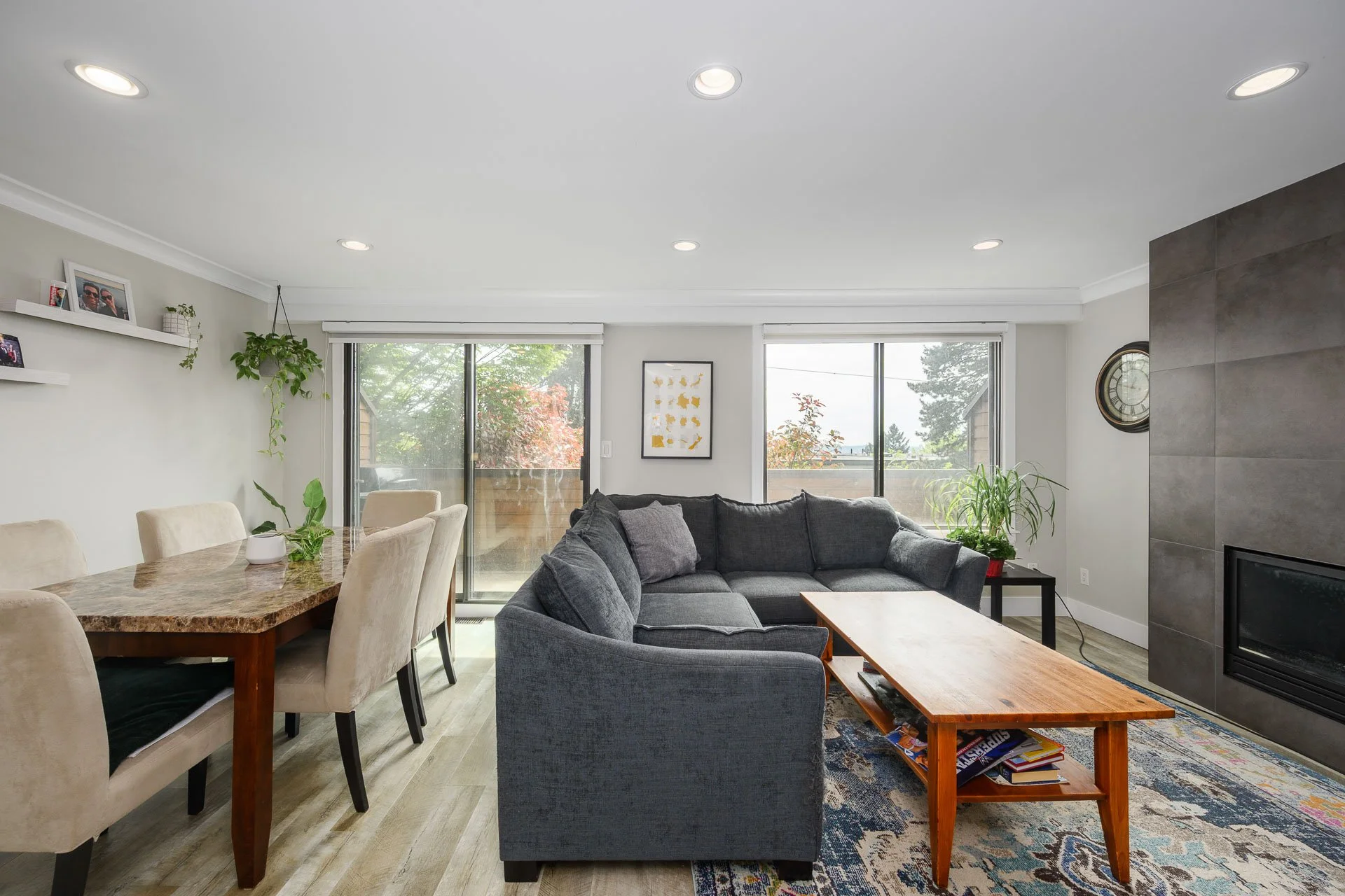 3201-Lonsdale-Ave-360hometours-005s.jpg