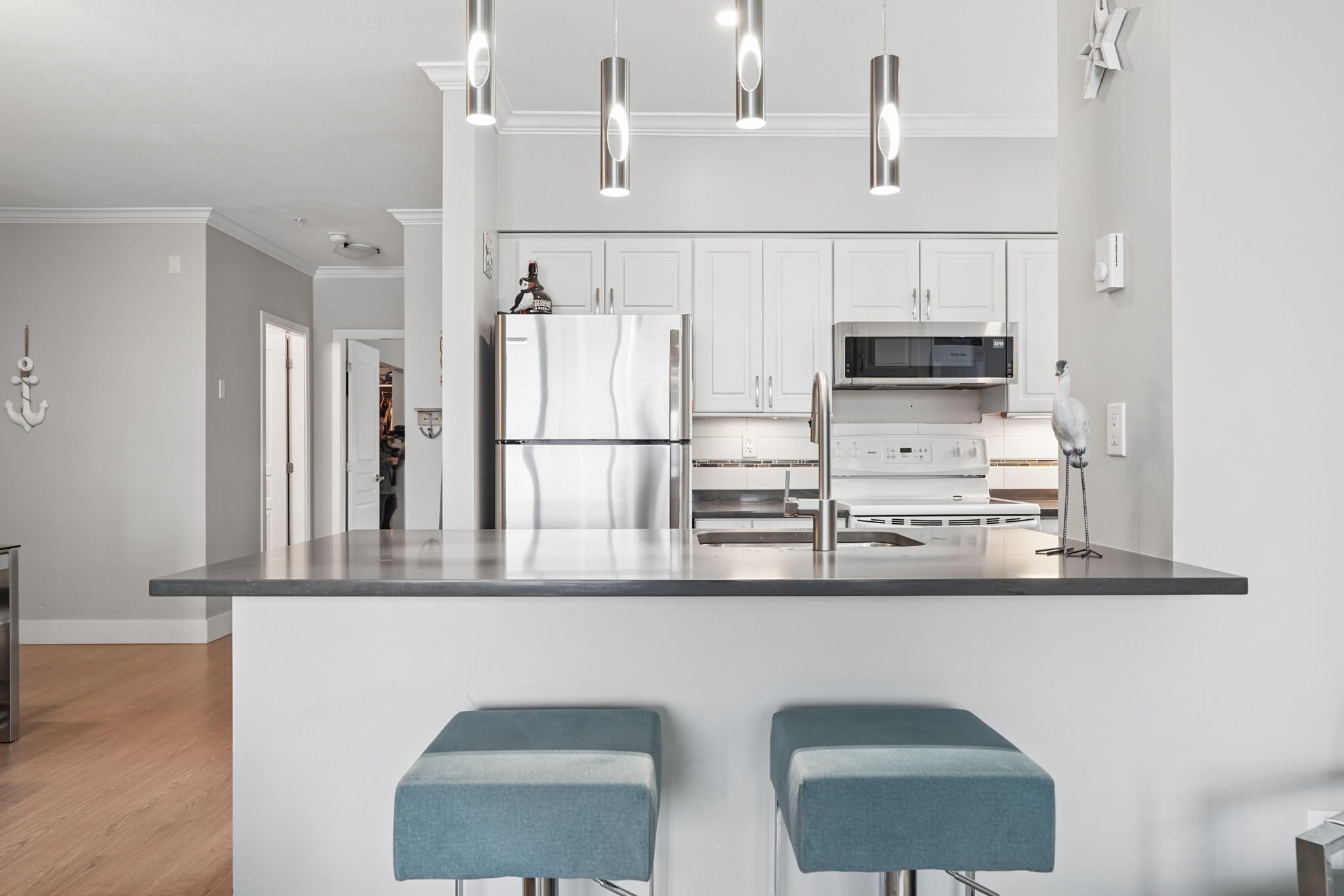 12-web-or-mls-311-2020 E Kent Ave_012.jpg