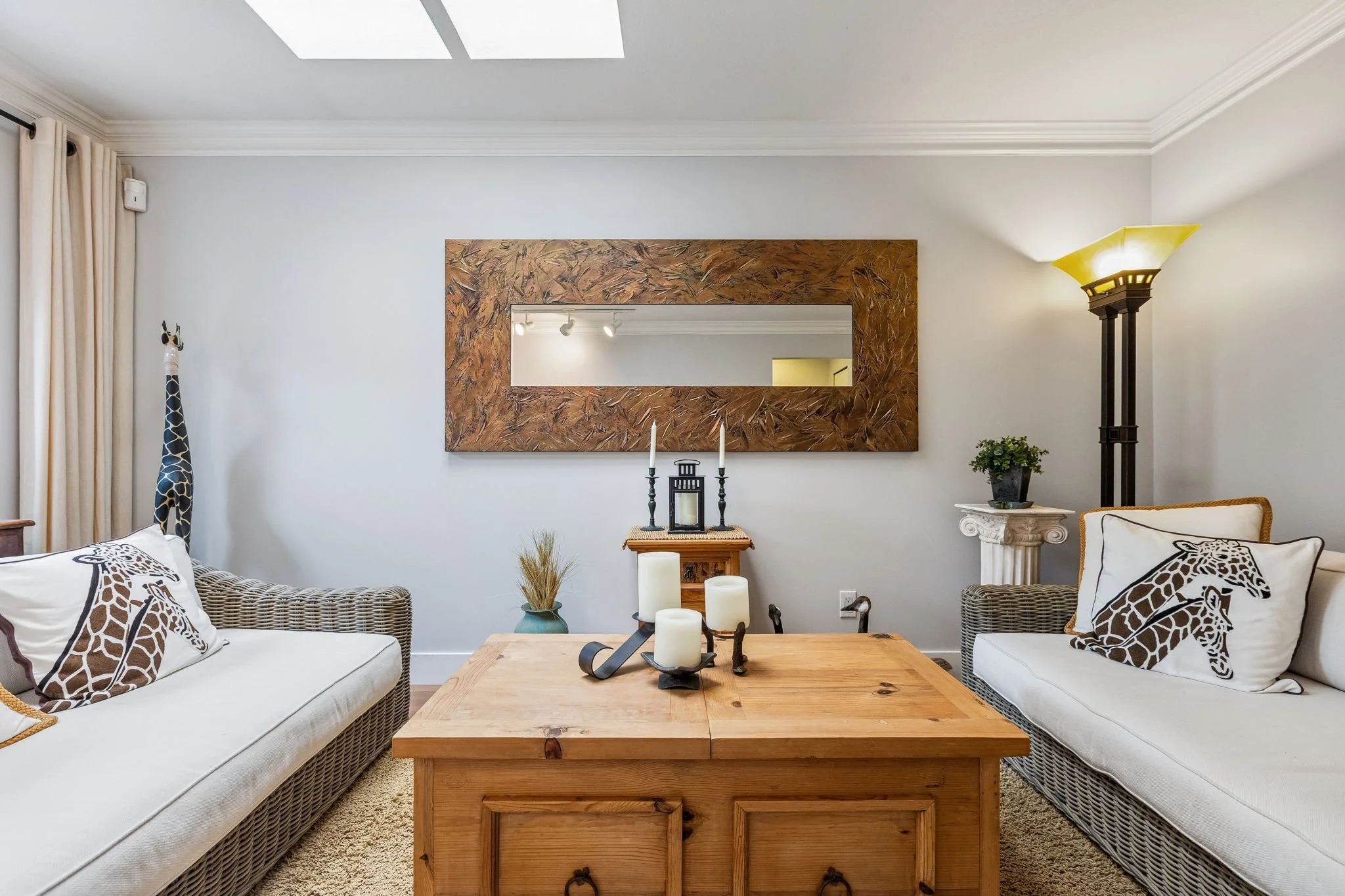 11-web-or-mls-3491 St George Ave_011.jpg