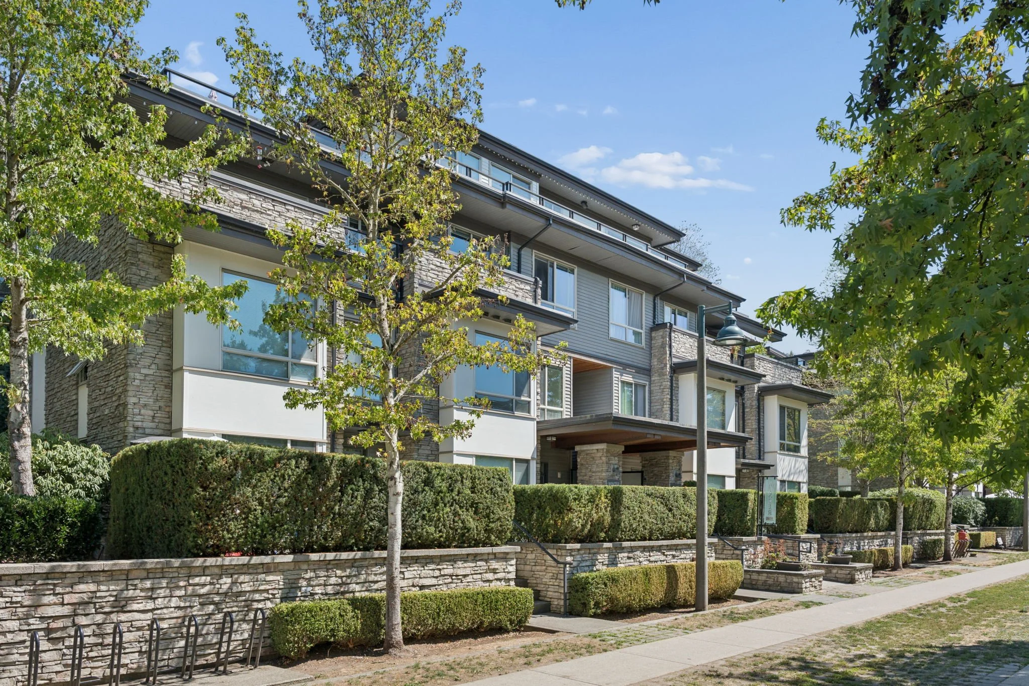 1-web-or-mls-107-7478 Byrnepark Walk_001.jpg