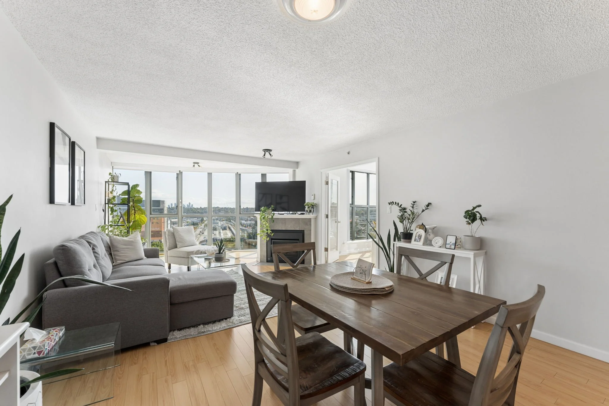 9-web-or-mls-1603-1128Quebec_011.jpg
