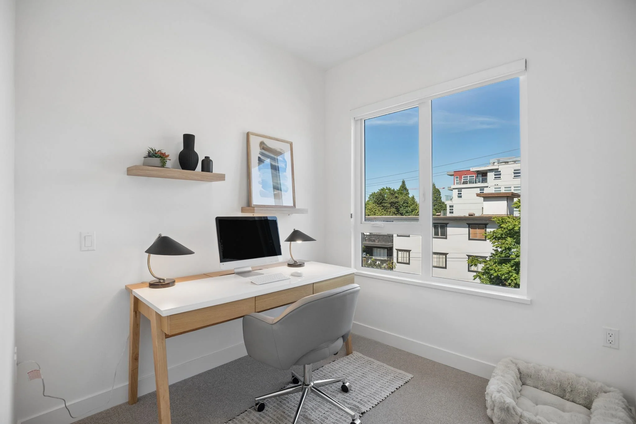 33-web-or-mls-563-422 E 3rd St_033.jpg