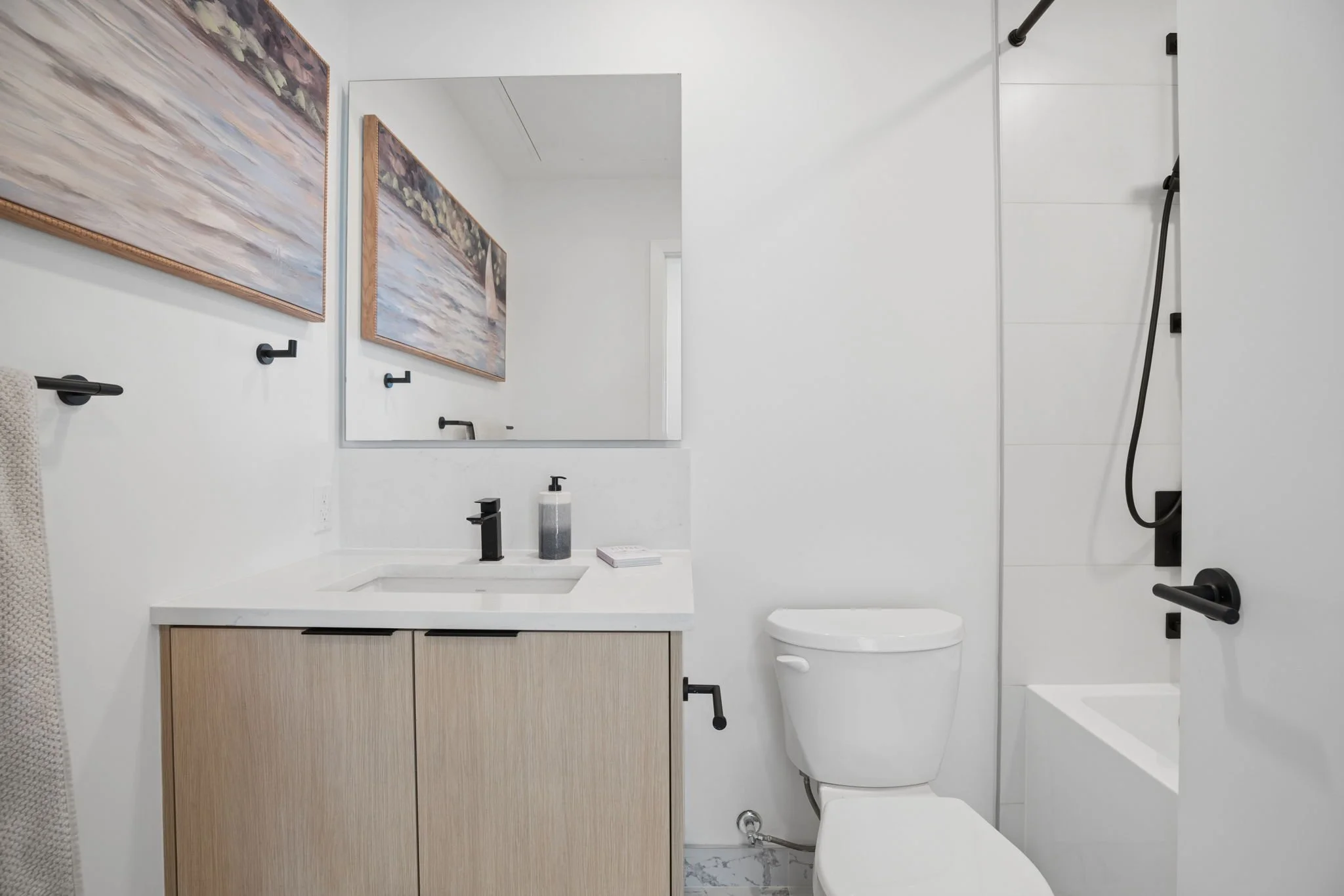 34-web-or-mls-204-333 St Davids Ave_034.jpg