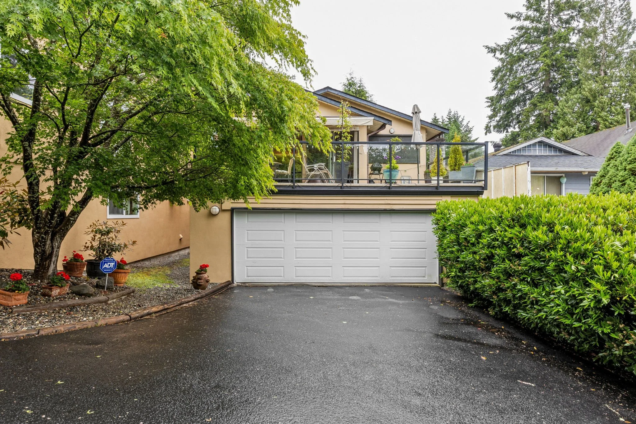 49-web-or-mls-3491 St George Ave_049.jpg