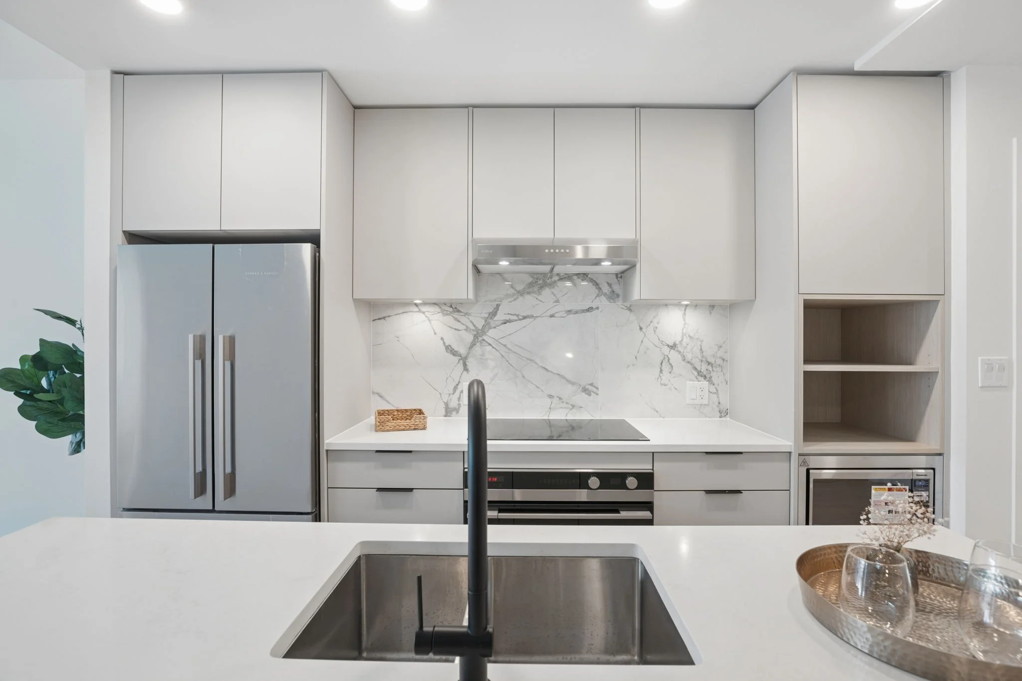 16-web-or-mls-321-422 E 3rd St_016.jpg