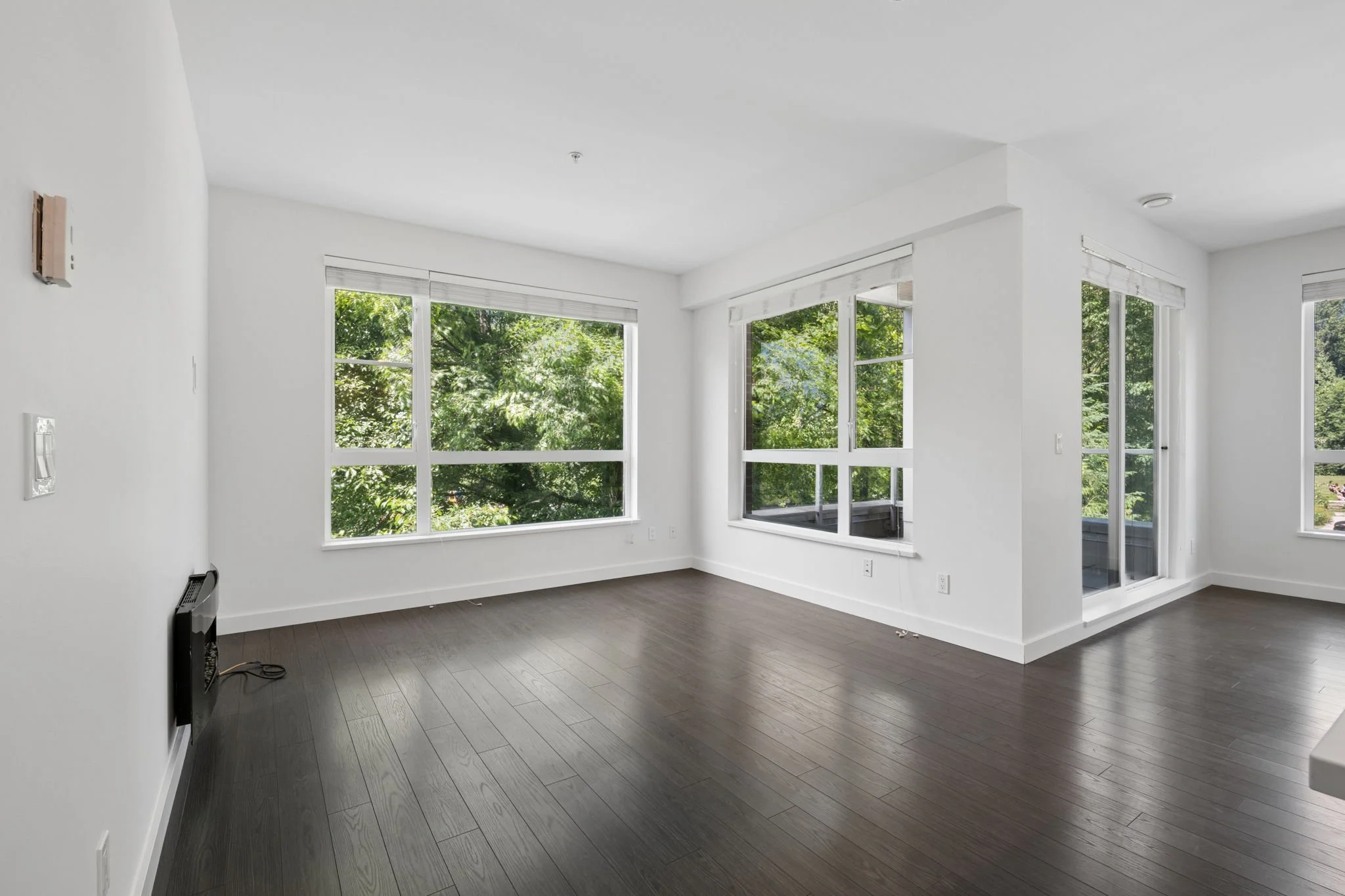 8-web-or-mls-204-1621 Hamilton Ave_008.jpg