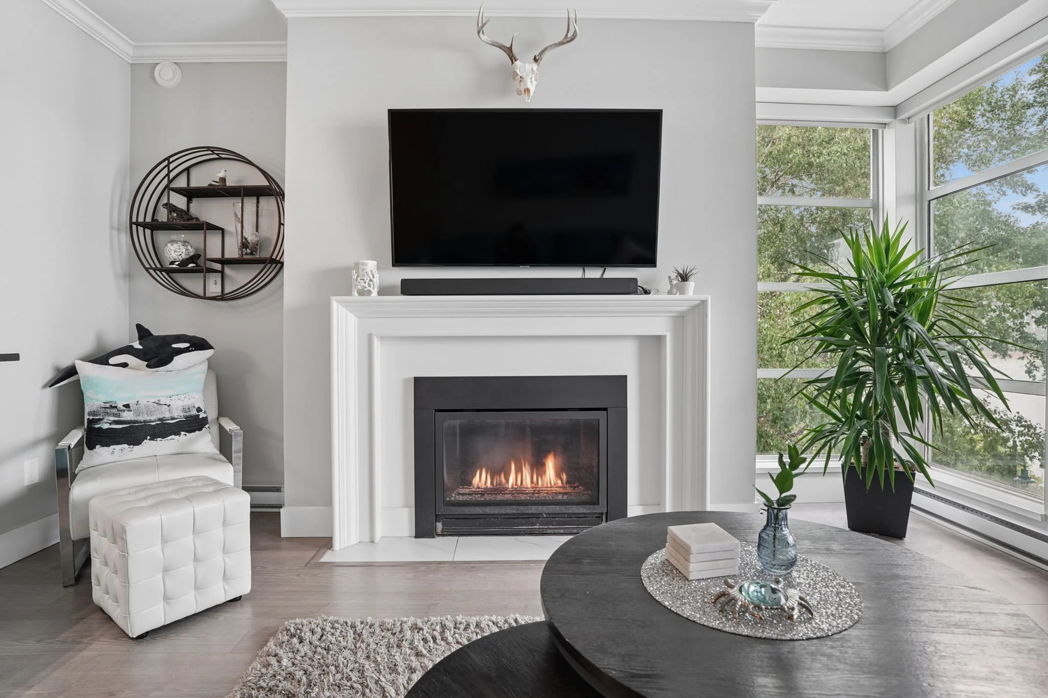 6-web-or-mls-311-2020 E Kent Ave_006.jpg