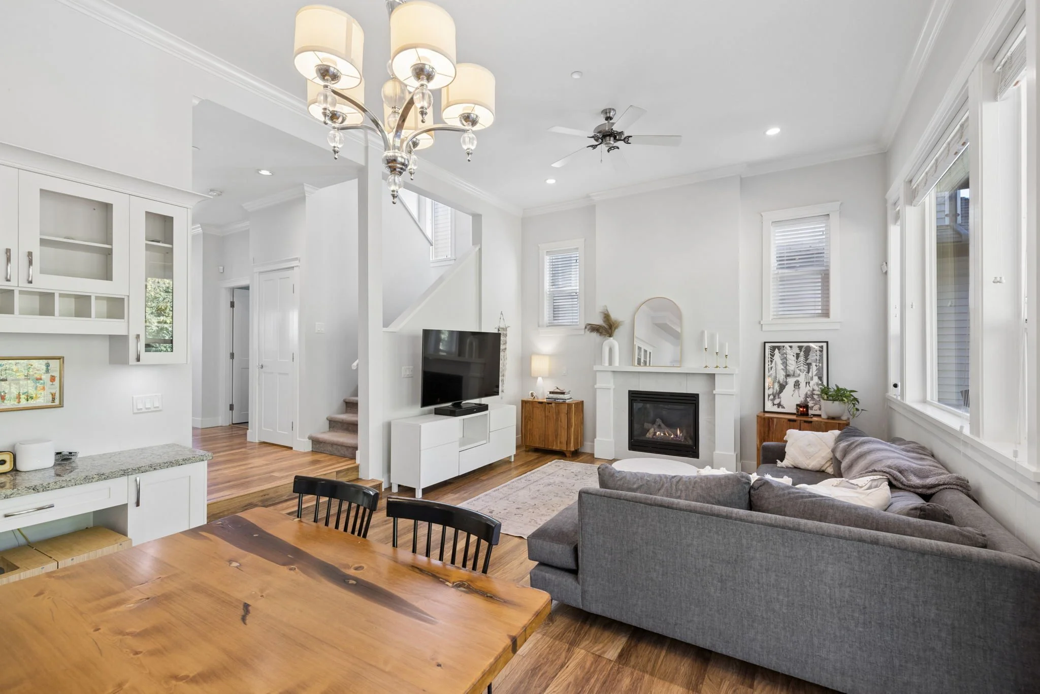 9-web-or-mls-24371104Ave_009.jpg