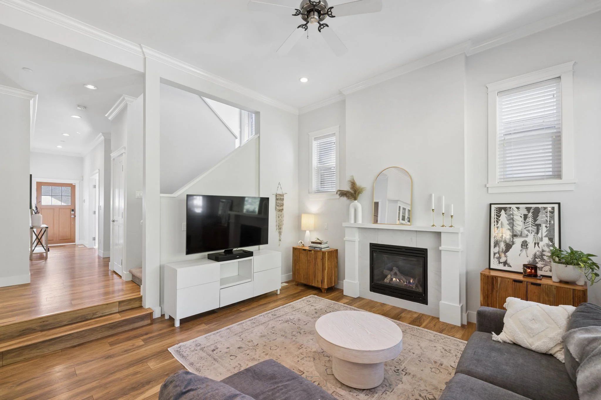 6-web-or-mls-24371104Ave_006.jpg