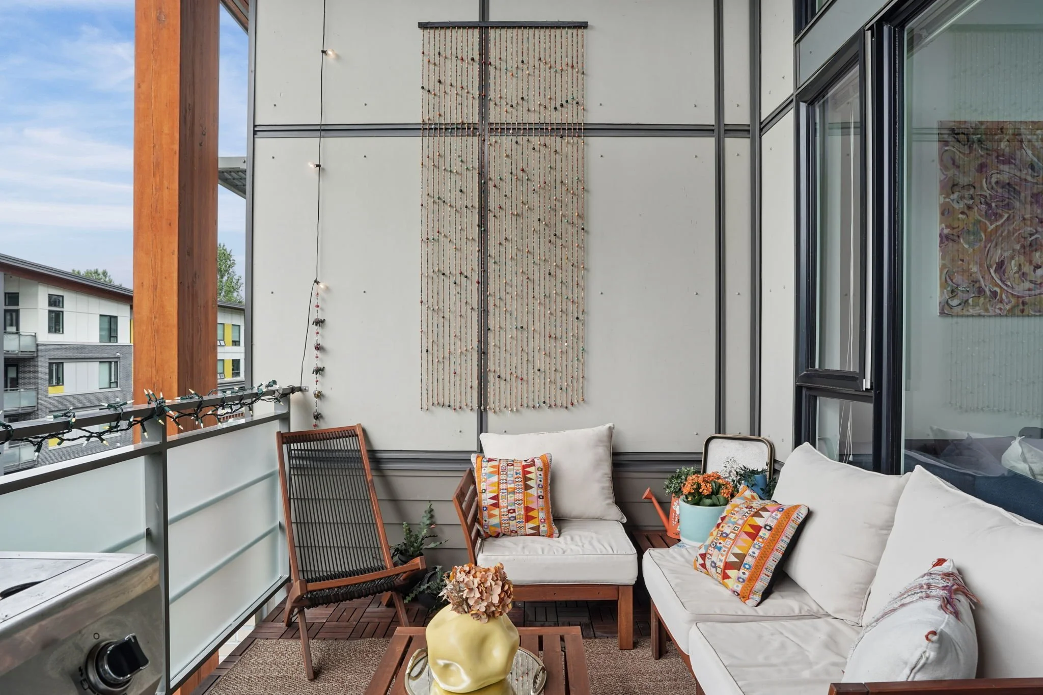28-web-or-mls-412-3163 Riverwalk Ave_028.jpg