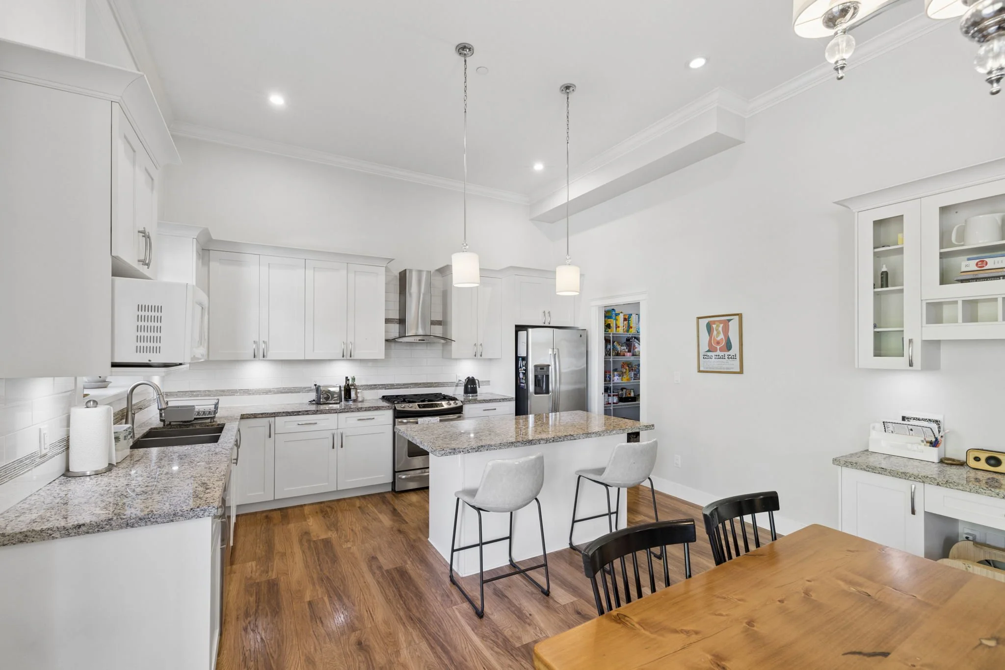 12-web-or-mls-24371104Ave_012.jpg