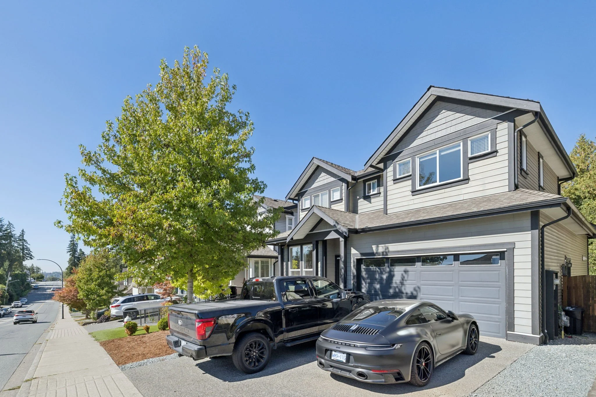 2-web-or-mls-24371104Ave_002.jpg