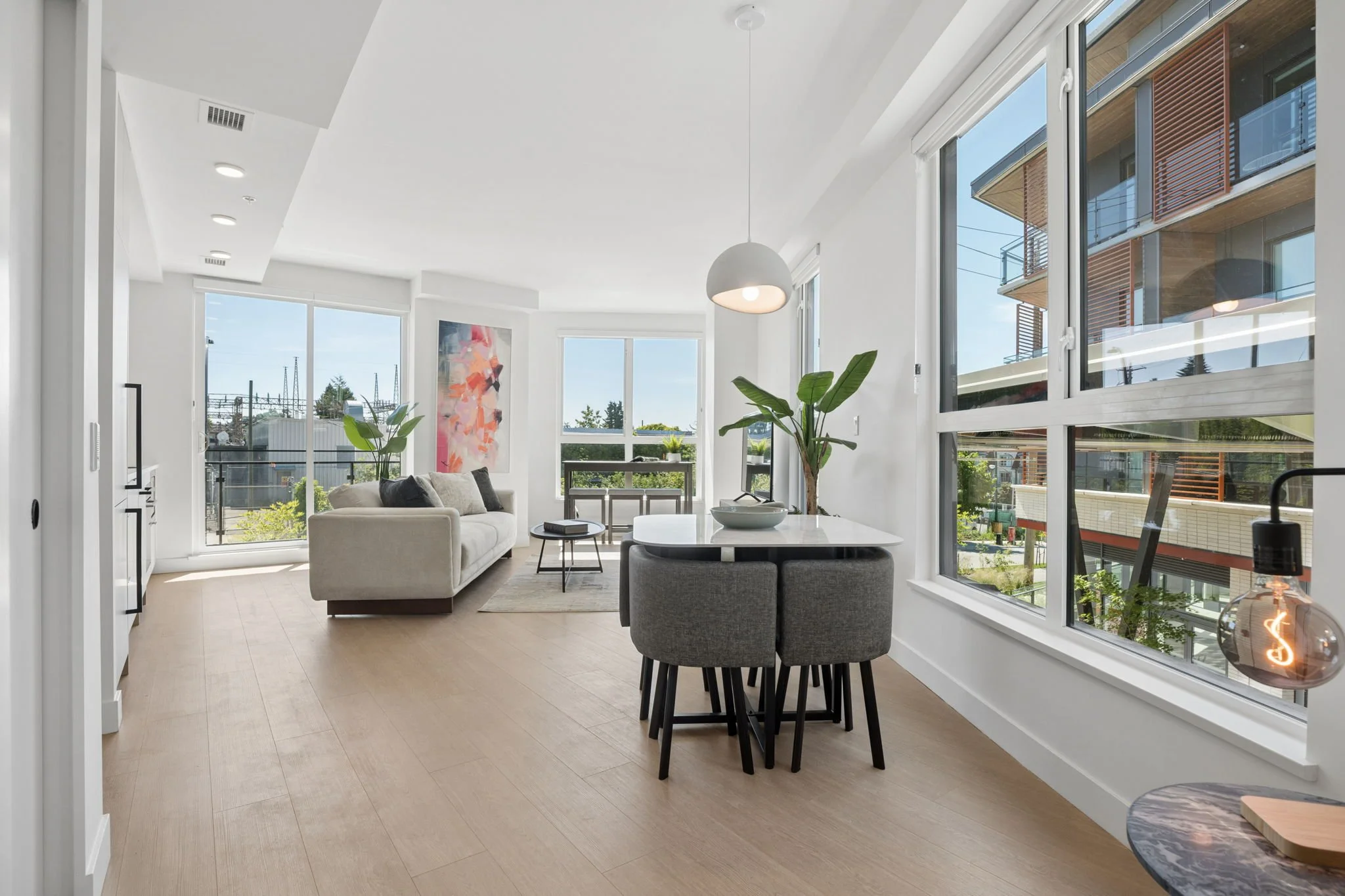 22-web-or-mls-204-333 St Davids Ave_022.jpg