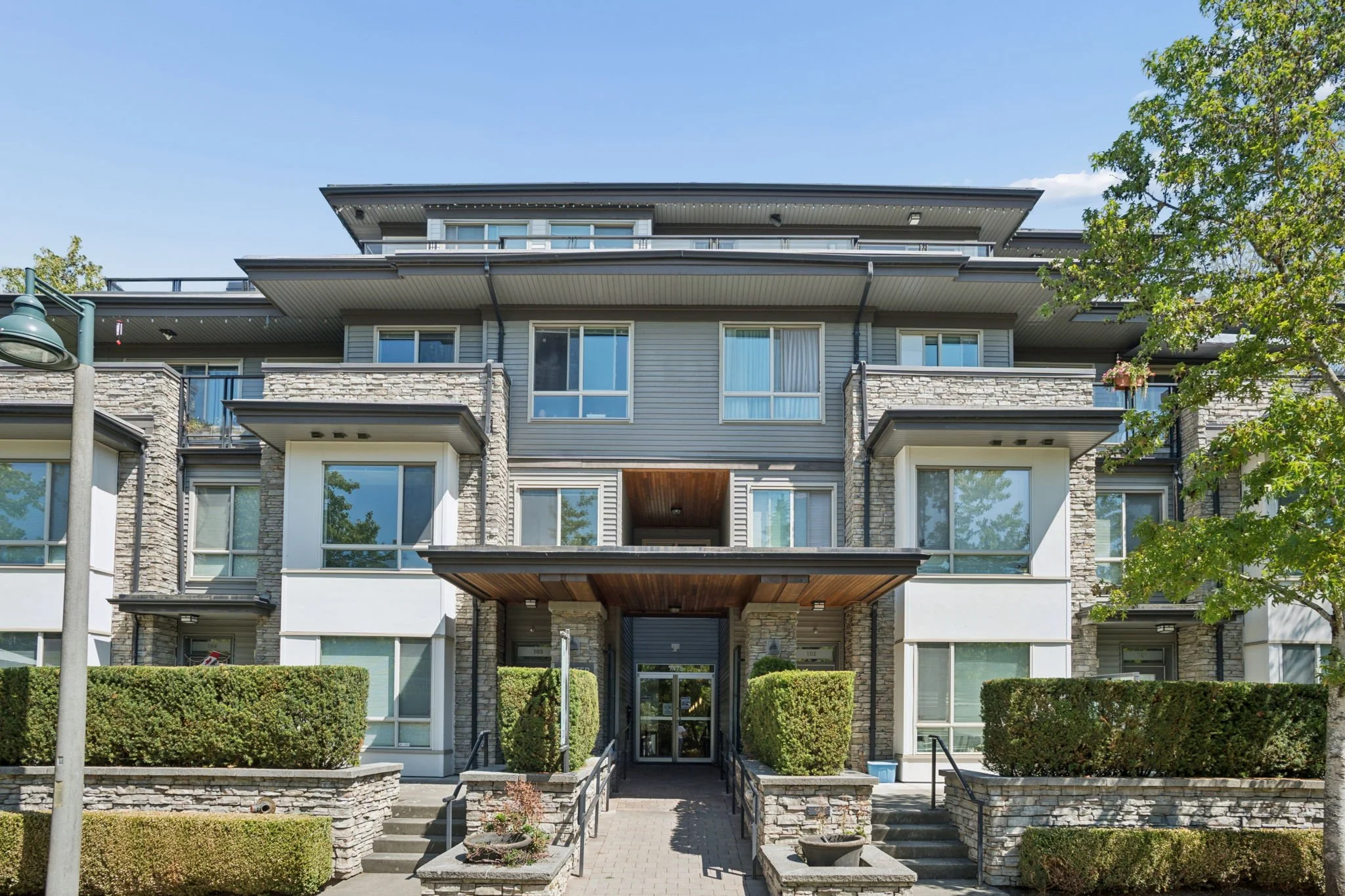 2-web-or-mls-107-7478 Byrnepark Walk_002.jpg