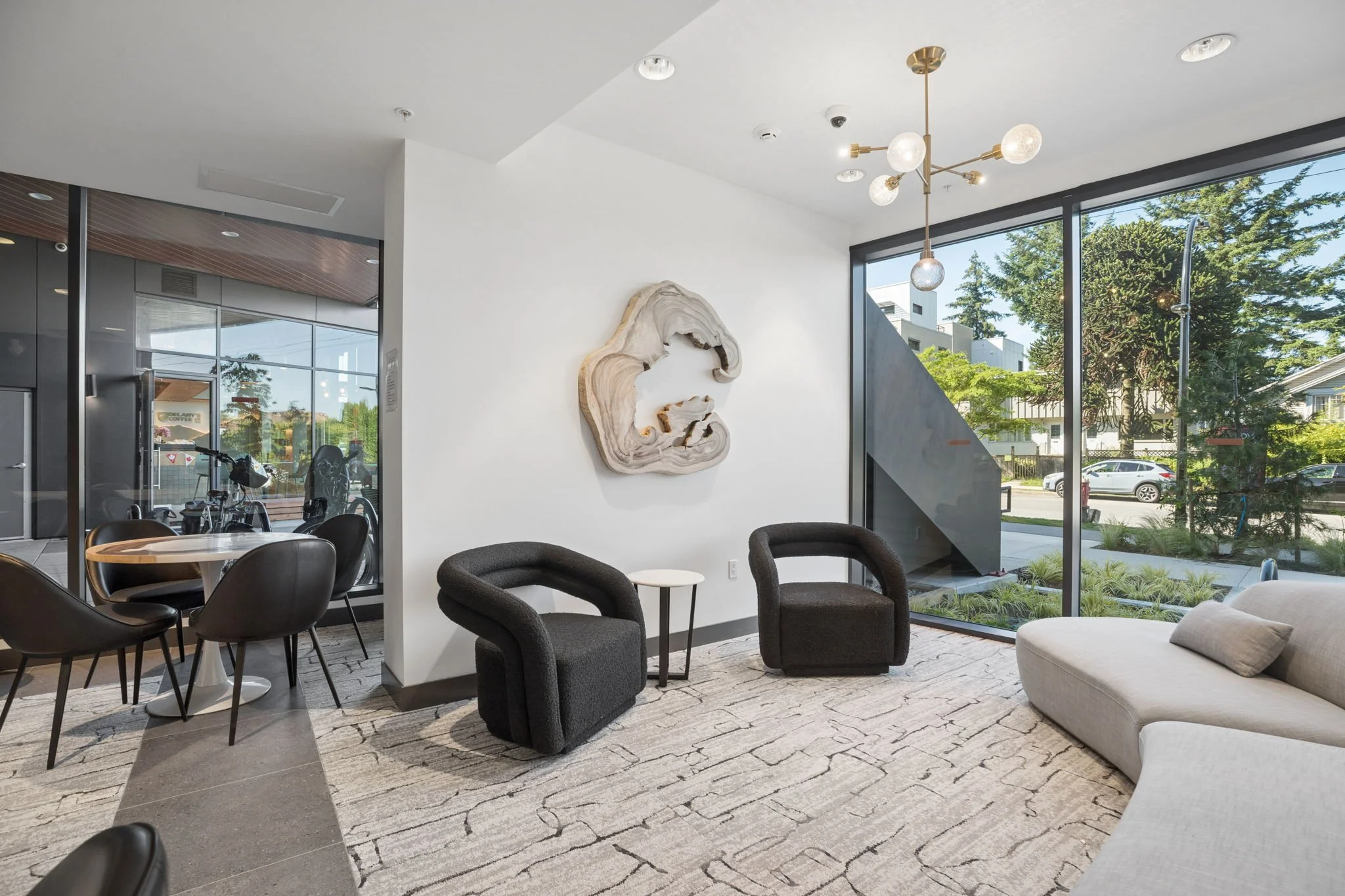 33-web-or-mls-321-422 E 3rd St_033.jpg