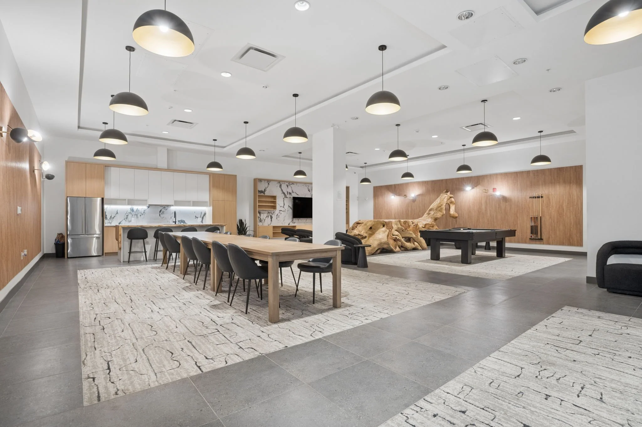 36-web-or-mls-321-422 E 3rd St_036.jpg