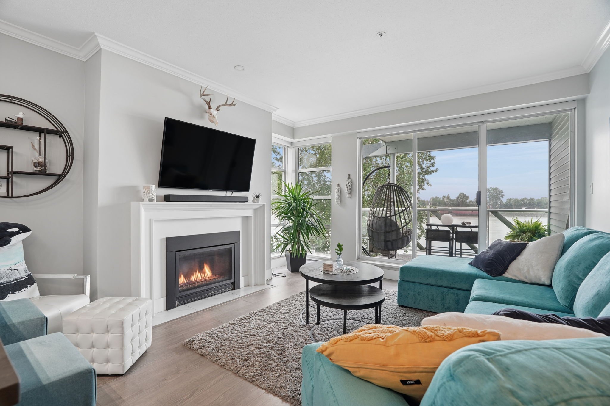 5-web-or-mls-311-2020 E Kent Ave_005.jpg
